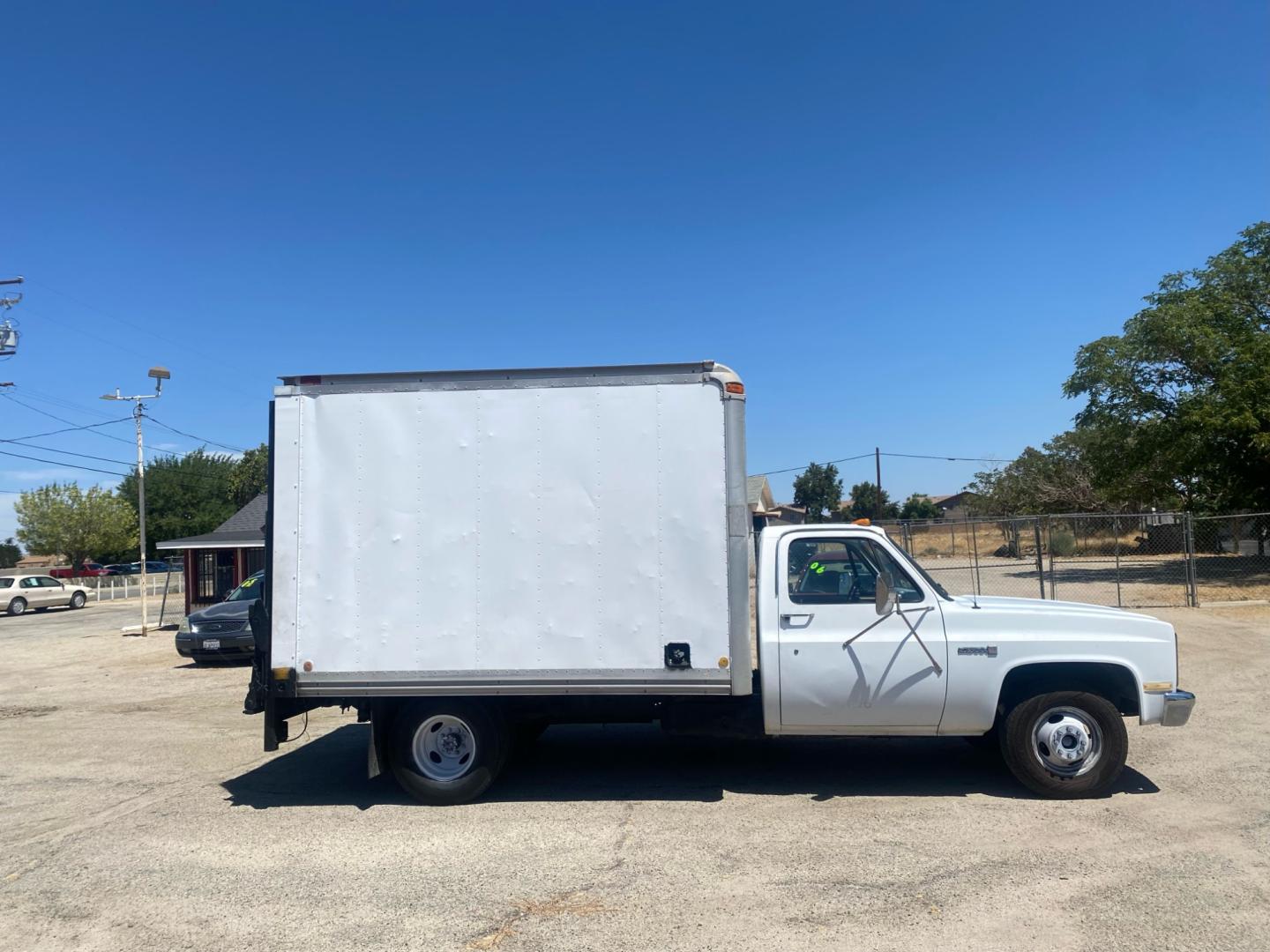1988 GMC R3500 High Sierra 2WD (1GDHR34K4JJ) with an 5.7L V8 OHV 16V engine, located at 44356 Date Ave., Lancaster, CA, 93534, (661) 945-6555, 34.688919, -118.139374- Photo#0
