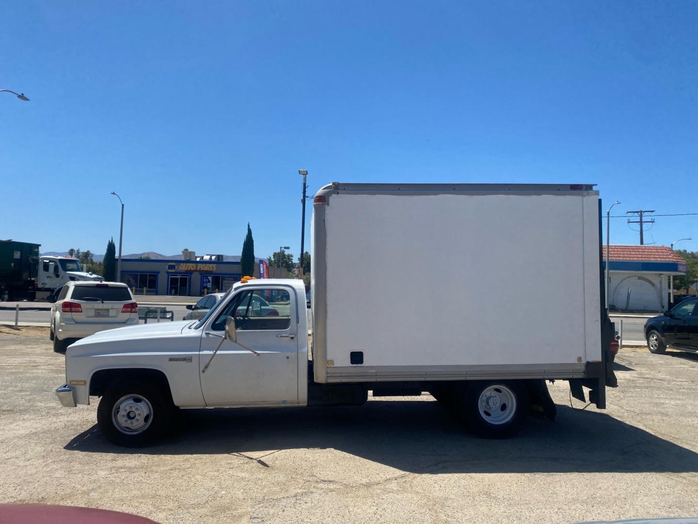 1988 GMC R3500 High Sierra 2WD (1GDHR34K4JJ) with an 5.7L V8 OHV 16V engine, located at 44356 Date Ave., Lancaster, CA, 93534, (661) 945-6555, 34.688919, -118.139374- Photo#1