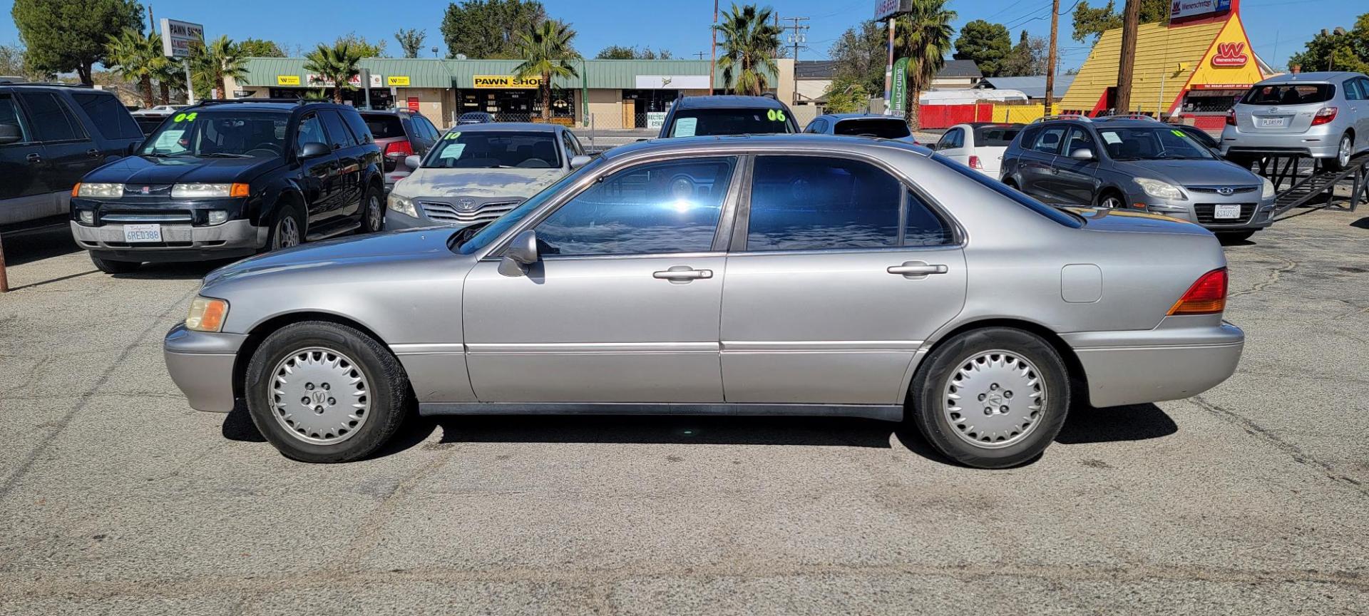 1997 /GRAY Acura RL 3.5RL (JH4KA9658VC) with an 3.5L V6 SOHC 24V engine, 4-Speed Automatic Overdrive transmission, located at 44356 Date Ave., Lancaster, CA, 93534, (661) 945-6555, 34.688919, -118.139374- Photo#2