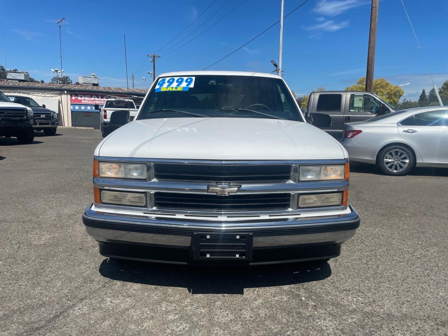 1999 White Chevrolet Suburban LT (1GNEC16R5XJ) with an 8 Cylinder Other engine, 5-Speed Automatic transmission, located at 800 Riverside Ave, Roseville, CA, 95678, 916-773-4549 & Toll Free: 866-719-4393, 38.732265, -121.291039 - LT 8 PASSENGER NEW TIRES LOW MILES CLEAN CARFAX- Photo#6