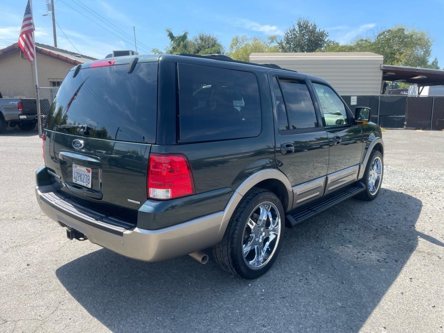 2003 Aspen Green Clearcoat Metallic Ford Expedition Eddie Bauer (1FMFU18L73L) with an Triton 5.4L V8 260hp 350ft. lbs. Other engine, Automatic transmission, located at 800 Riverside Ave, Roseville, CA, 95678, 916-773-4549 & Toll Free: 866-719-4393, 38.732265, -121.291039 - 4X4 EDDIE BAUER LOW MILES ONE OWNER CLEAN CARFAX- Photo#3