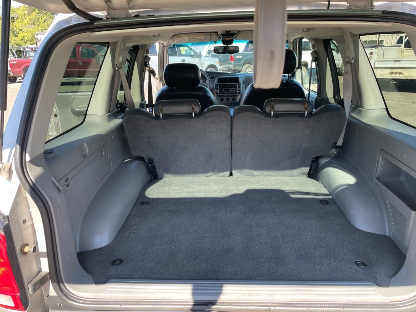2003 Silver Ford Explorer Sport XLT (1FMZU70E53U) with an 4.0L 4.0L V6 203hp 237ft. lbs. Other engine, 5-Speed Automatic transmission, located at 800 Riverside Ave, Roseville, CA, 95678, 916-773-4549 & Toll Free: 866-719-4393, 38.732265, -121.291039 - 4X4 SPORT XLT 90K MILES SERVICE RECORDS ON CLEAN CARFAX- Photo#8