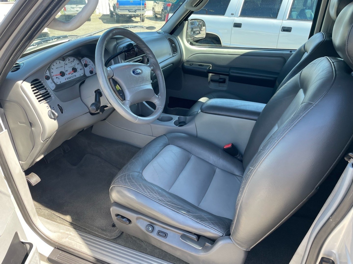 2003 Silver Ford Explorer Sport XLT (1FMZU70E53U) with an 4.0L 4.0L V6 203hp 237ft. lbs. Other engine, 5-Speed Automatic transmission, located at 800 Riverside Ave, Roseville, CA, 95678, 916-773-4549 & Toll Free: 866-719-4393, 38.732265, -121.291039 - 4X4 SPORT XLT 90K MILES SERVICE RECORDS ON CLEAN CARFAX- Photo#9