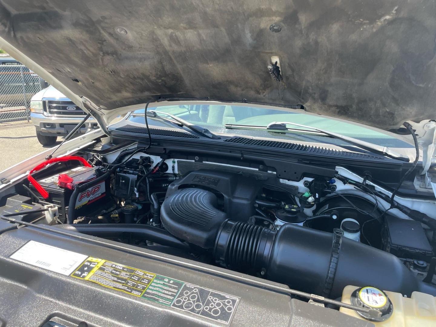 2003 Oxford White Ford F-150 Lariat (1FTRW08L83K) with an Triton 5.4L V8 260hp 350ft. lbs. Other engine, 4-Speed Automatic transmission, located at 800 Riverside Ave, Roseville, CA, 95678, 916-773-4549 & Toll Free: 866-719-4393, 38.732265, -121.291039 - 4X4 SUPERCREW LARIAT LOW MILES MOON ROOF- Photo#14