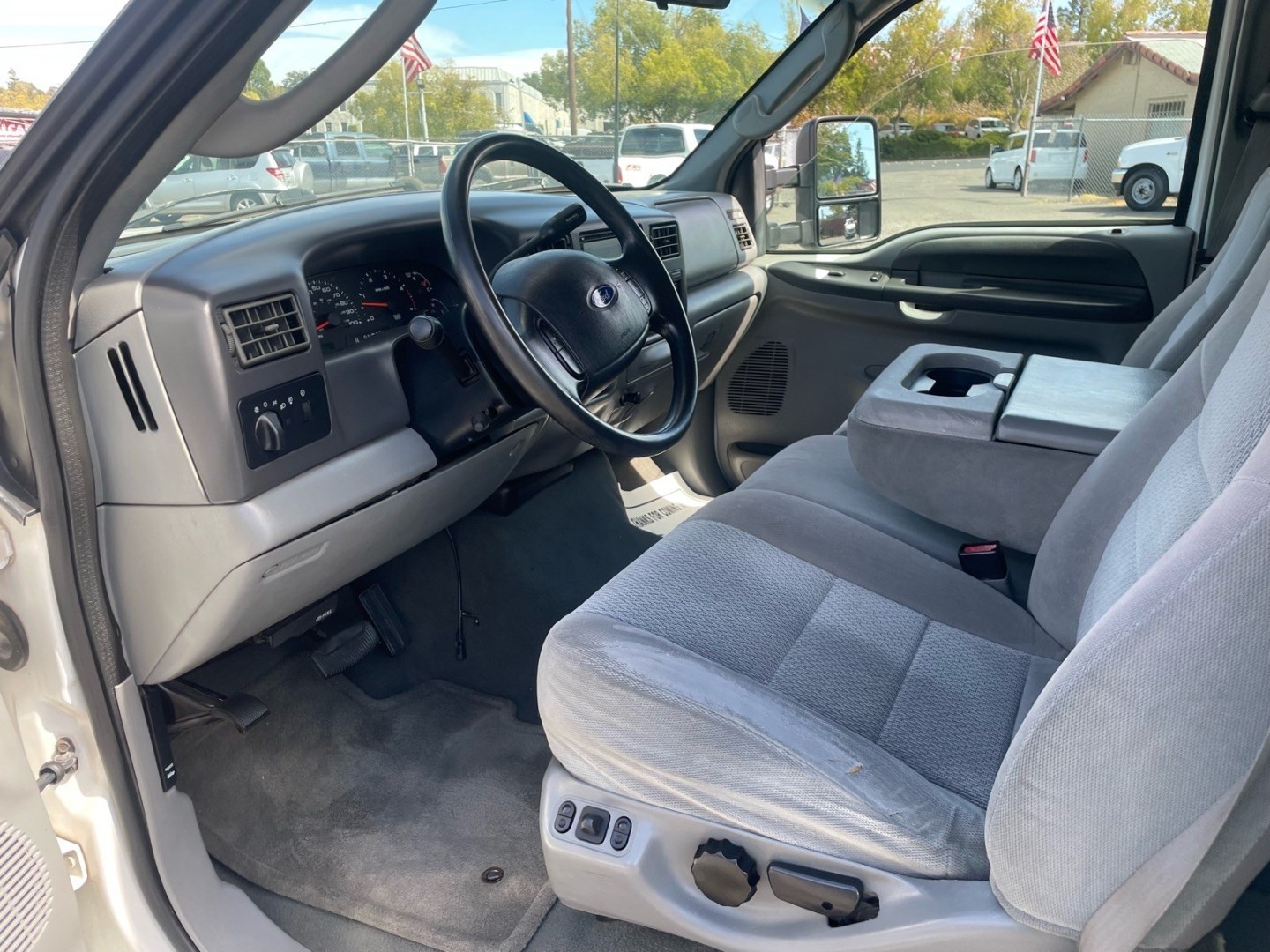 2003 Oxford White Ford F-250 Super Duty XLT (1FTNW21P63E) with an Power Stroke 6.0L Diesel Turbo V8 325hp 560ft. lbs. Other engine, 5-Speed Automatic transmission, located at 800 Riverside Ave, Roseville, CA, 95678, 916-773-4549 & Toll Free: 866-719-4393, 38.732265, -121.291039 - DIESEL CREW CAB 4X4 FX4 XLT SERVICE RECORDS ON CLEAN CARFAX- Photo#9