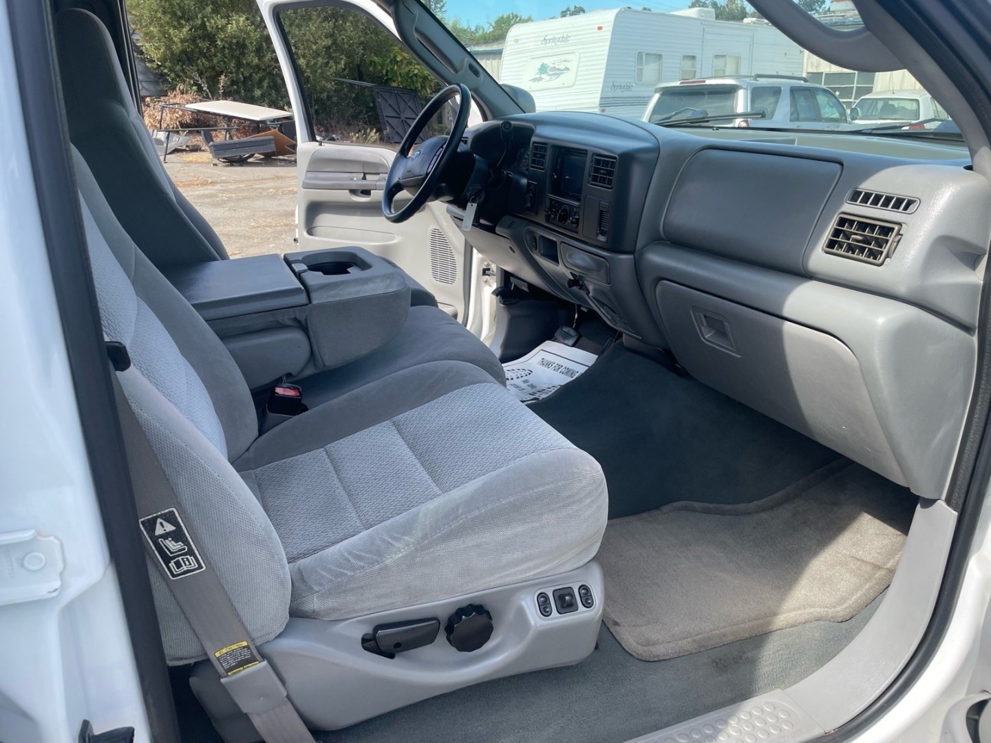 2003 Oxford White Ford F-250 Super Duty XLT (1FTNW21P63E) with an Power Stroke 6.0L Diesel Turbo V8 325hp 560ft. lbs. Other engine, 5-Speed Automatic transmission, located at 800 Riverside Ave, Roseville, CA, 95678, 916-773-4549 & Toll Free: 866-719-4393, 38.732265, -121.291039 - DIESEL CREW CAB 4X4 FX4 XLT SERVICE RECORDS ON CLEAN CARFAX- Photo#11