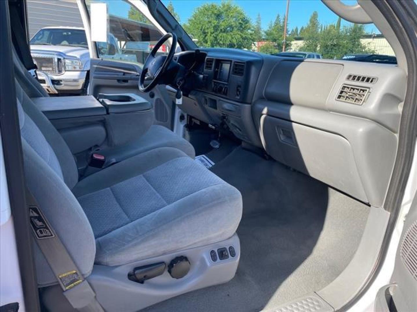 2003 Oxford White Ford F-250 Super Duty XLT (1FTNW21P53E) with an Power Stroke 6.0L Diesel Turbo V8 325hp 560ft. lbs. Other engine, 5-Speed Automatic transmission, located at 800 Riverside Ave, Roseville, CA, 95678, 916-773-4549 & Toll Free: 866-719-4393, 38.732265, -121.291039 - DIESEL CREW CAB 4X4 XLT DVD LIFTED NEW EGR AND OIL COOLER NEW HIGH PRESSURE OIL PUMP SERVICE RECORDS ON CLEAN CARFAX - Photo#14