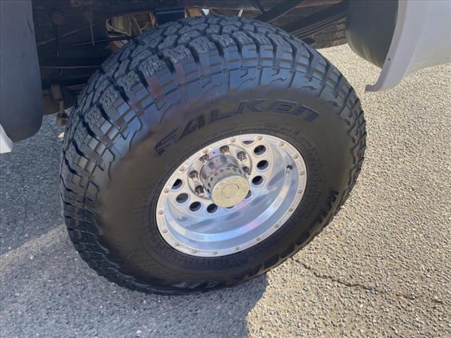 2003 Oxford White Ford F-250 Super Duty XLT (1FTNW21P53E) with an Power Stroke 6.0L Diesel Turbo V8 325hp 560ft. lbs. Other engine, 5-Speed Automatic transmission, located at 800 Riverside Ave, Roseville, CA, 95678, 916-773-4549 & Toll Free: 866-719-4393, 38.732265, -121.291039 - DIESEL CREW CAB 4X4 XLT DVD LIFTED NEW EGR AND OIL COOLER NEW HIGH PRESSURE OIL PUMP SERVICE RECORDS ON CLEAN CARFAX - Photo#7