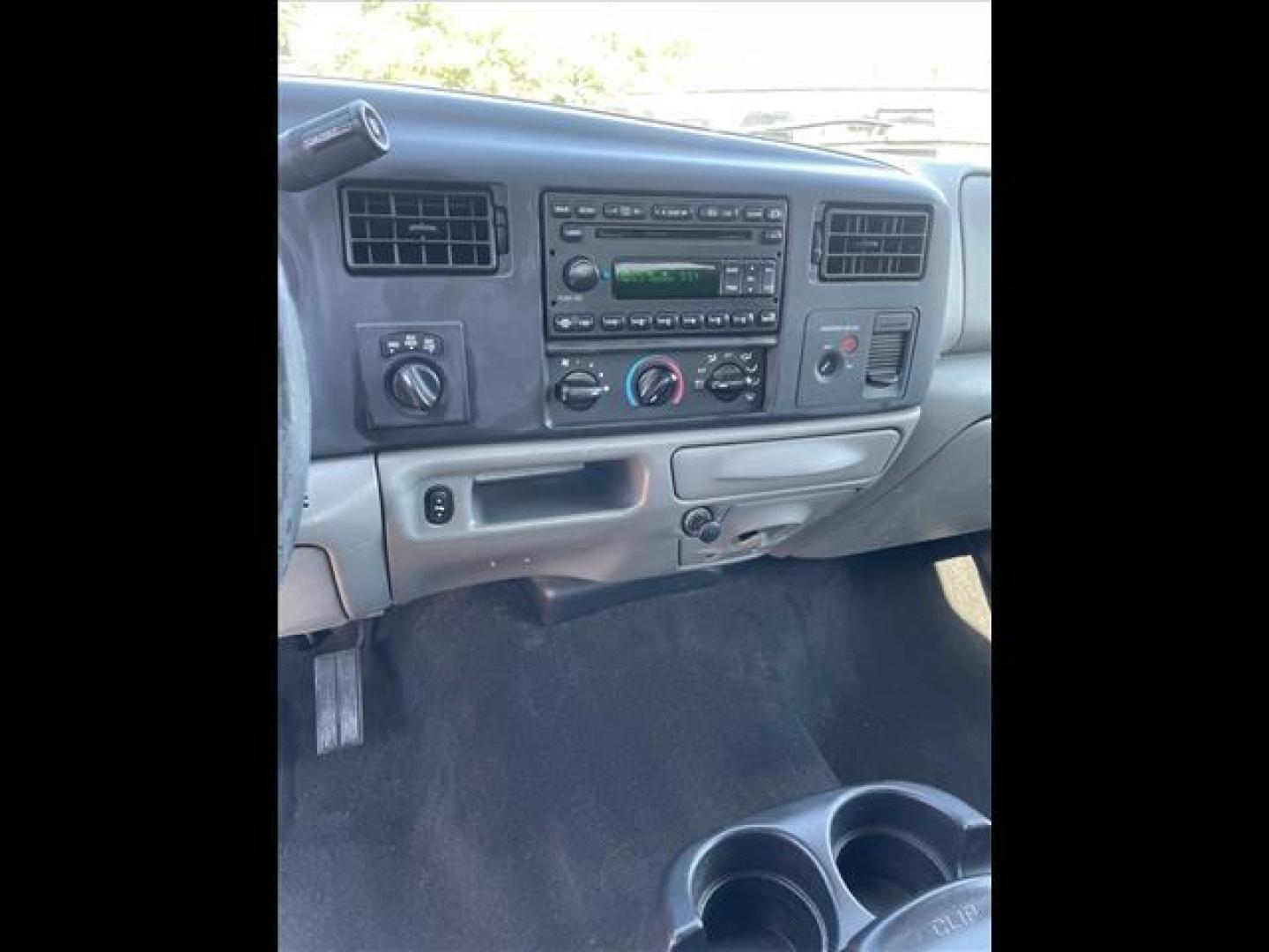 2003 Sonic Blue Metallic Ford F-250 Super Duty XLT (1FTNX21P33E) with an 6.0L Power Stroke 6.0L Diesel Other engine, 5-Speed Automatic transmission, located at 800 Riverside Ave, Roseville, CA, 95678, 916-773-4549 & Toll Free: 866-719-4393, 38.732265, -121.291039 - DIESEL SUPER CAB 4X4 XLT SPORT SERVICE RECORDS ONE OWNER CLEAN CARFAX - Photo#9