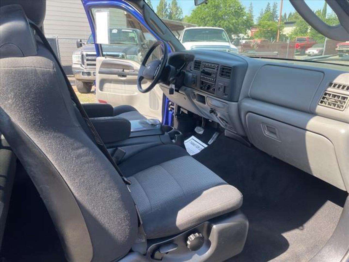 2003 Sonic Blue Metallic Ford F-250 Super Duty XLT (1FTNX21P33E) with an 6.0L Power Stroke 6.0L Diesel Other engine, 5-Speed Automatic transmission, located at 800 Riverside Ave, Roseville, CA, 95678, 916-773-4549 & Toll Free: 866-719-4393, 38.732265, -121.291039 - DIESEL SUPER CAB 4X4 XLT SPORT SERVICE RECORDS ONE OWNER CLEAN CARFAX - Photo#12