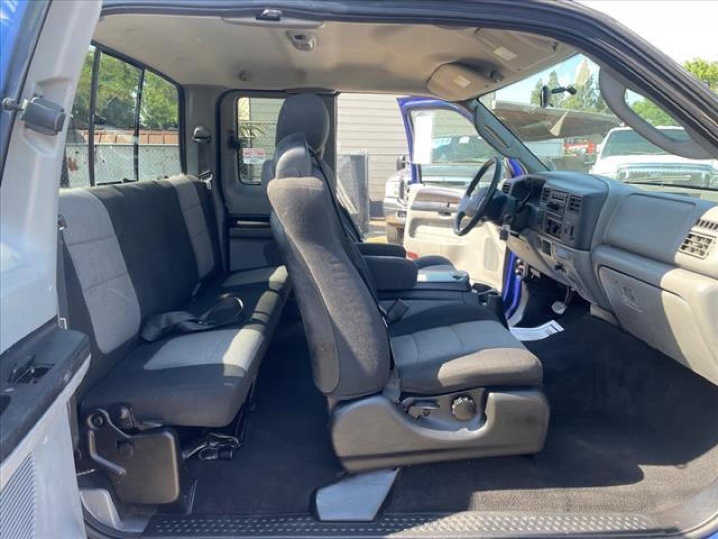 2003 Sonic Blue Metallic Ford F-250 Super Duty XLT (1FTNX21P33E) with an 6.0L Power Stroke 6.0L Diesel Other engine, 5-Speed Automatic transmission, located at 800 Riverside Ave, Roseville, CA, 95678, 916-773-4549 & Toll Free: 866-719-4393, 38.732265, -121.291039 - DIESEL SUPER CAB 4X4 XLT SPORT SERVICE RECORDS ONE OWNER CLEAN CARFAX - Photo#13