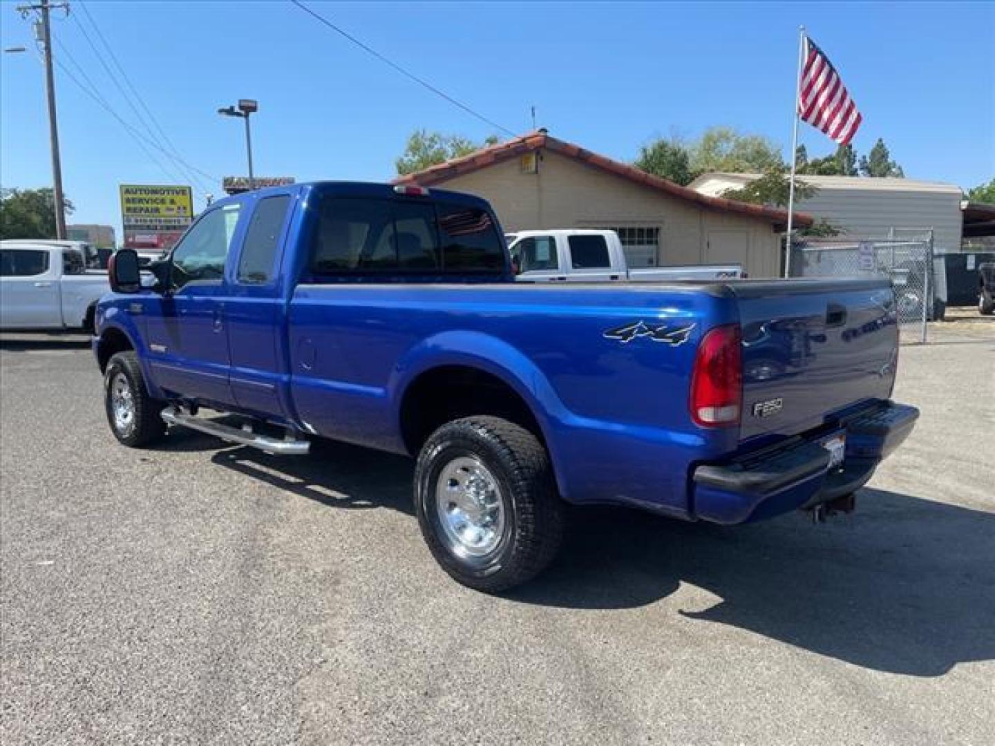 2003 Sonic Blue Metallic Ford F-250 Super Duty XLT (1FTNX21P33E) with an 6.0L Power Stroke 6.0L Diesel Other engine, 5-Speed Automatic transmission, located at 800 Riverside Ave, Roseville, CA, 95678, 916-773-4549 & Toll Free: 866-719-4393, 38.732265, -121.291039 - DIESEL SUPER CAB 4X4 XLT SPORT SERVICE RECORDS ONE OWNER CLEAN CARFAX - Photo#2
