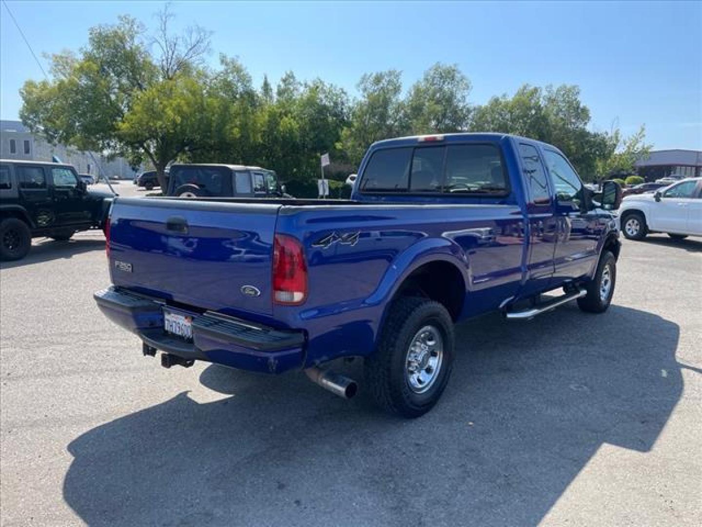 2003 Sonic Blue Metallic Ford F-250 Super Duty XLT (1FTNX21P33E) with an 6.0L Power Stroke 6.0L Diesel Other engine, 5-Speed Automatic transmission, located at 800 Riverside Ave, Roseville, CA, 95678, 916-773-4549 & Toll Free: 866-719-4393, 38.732265, -121.291039 - DIESEL SUPER CAB 4X4 XLT SPORT SERVICE RECORDS ONE OWNER CLEAN CARFAX - Photo#3