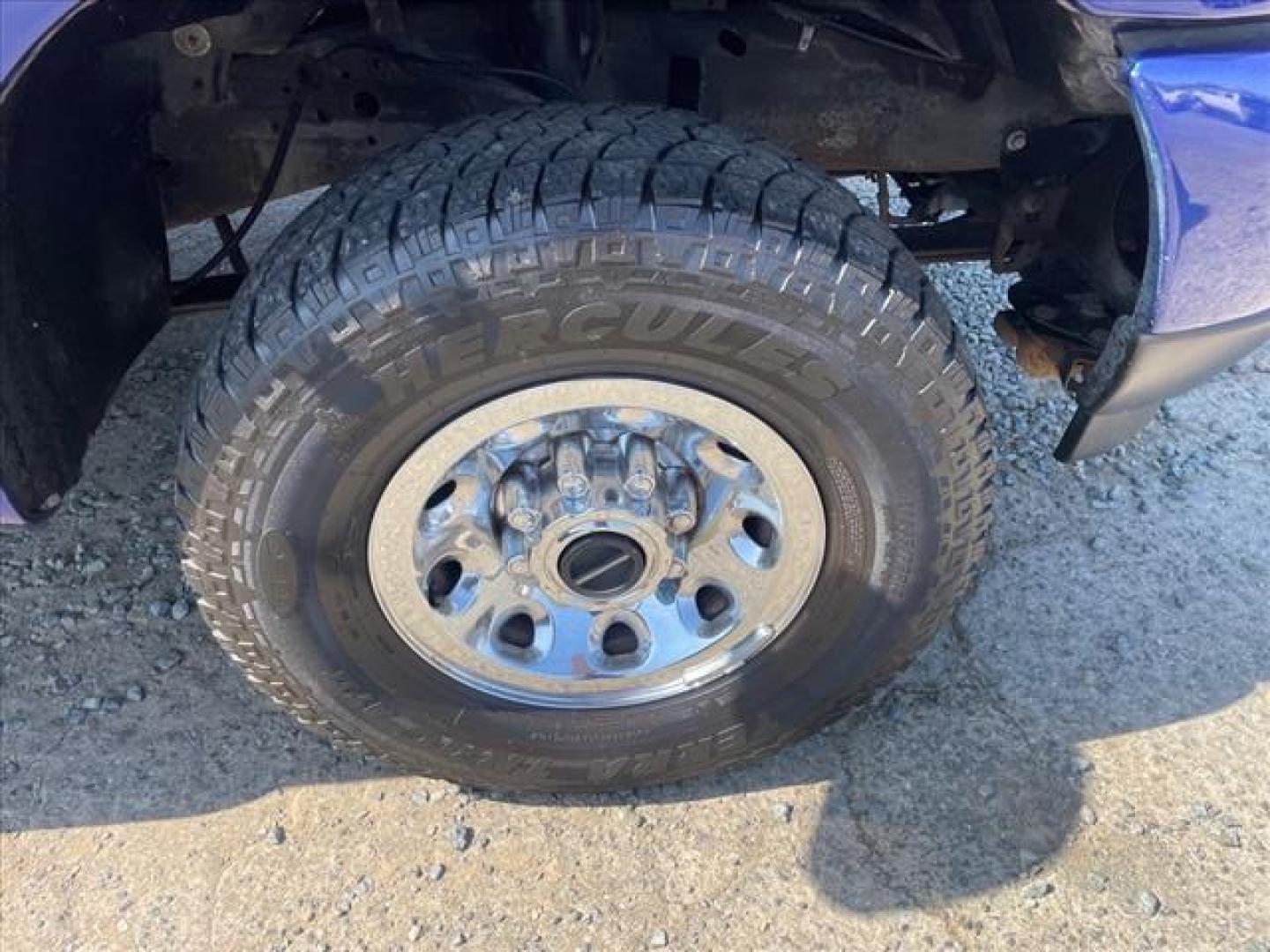 2003 Sonic Blue Metallic Ford F-250 Super Duty XLT (1FTNX21P33E) with an 6.0L Power Stroke 6.0L Diesel Other engine, 5-Speed Automatic transmission, located at 800 Riverside Ave, Roseville, CA, 95678, 916-773-4549 & Toll Free: 866-719-4393, 38.732265, -121.291039 - DIESEL SUPER CAB 4X4 XLT SPORT SERVICE RECORDS ONE OWNER CLEAN CARFAX - Photo#6