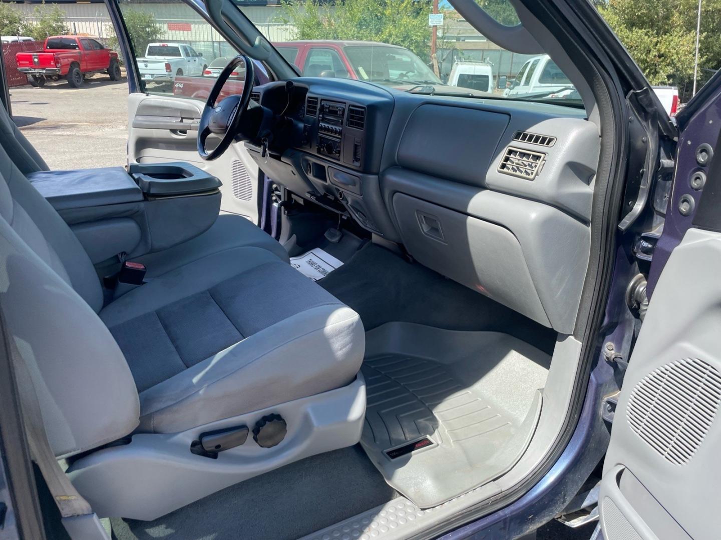 2004 Medium Wedgewood Blue Clearcoat Ford F-250 Super Duty XLT (1FTNW21P44E) with an Power Stroke 6.0L Diesel Turbo V8 325hp 560ft. lbs. Other engine, 5-Speed Automatic transmission, located at 800 Riverside Ave, Roseville, CA, 95678, 916-773-4549 & Toll Free: 866-719-4393, 38.732265, -121.291039 - DIESEL CREW CAB 4X4 FX4 XLT CLEAN CARFAX- Photo#11