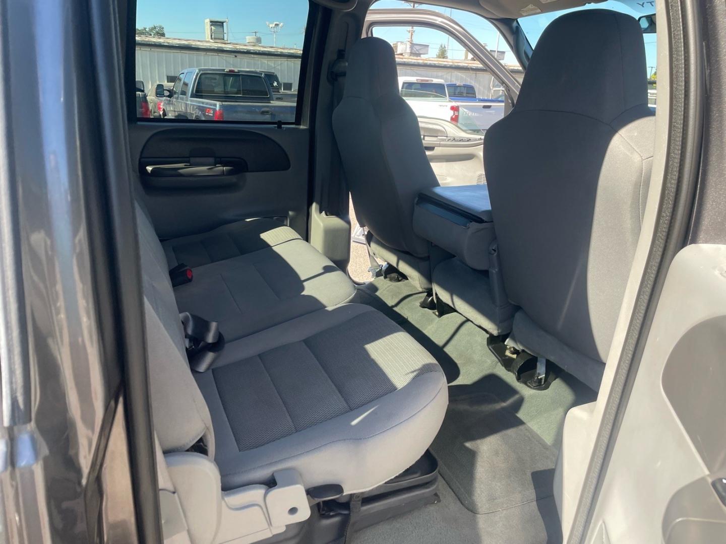 2004 Dark Shadow Grey Clearcoat Metallic Ford F-250 Super Duty XLT (1FTNW21L84E) with an Triton 5.4L V8 260hp 350ft. lbs. Other engine, 4-Speed Automatic transmission, located at 800 Riverside Ave, Roseville, CA, 95678, 916-773-4549 & Toll Free: 866-719-4393, 38.732265, -121.291039- Photo#12