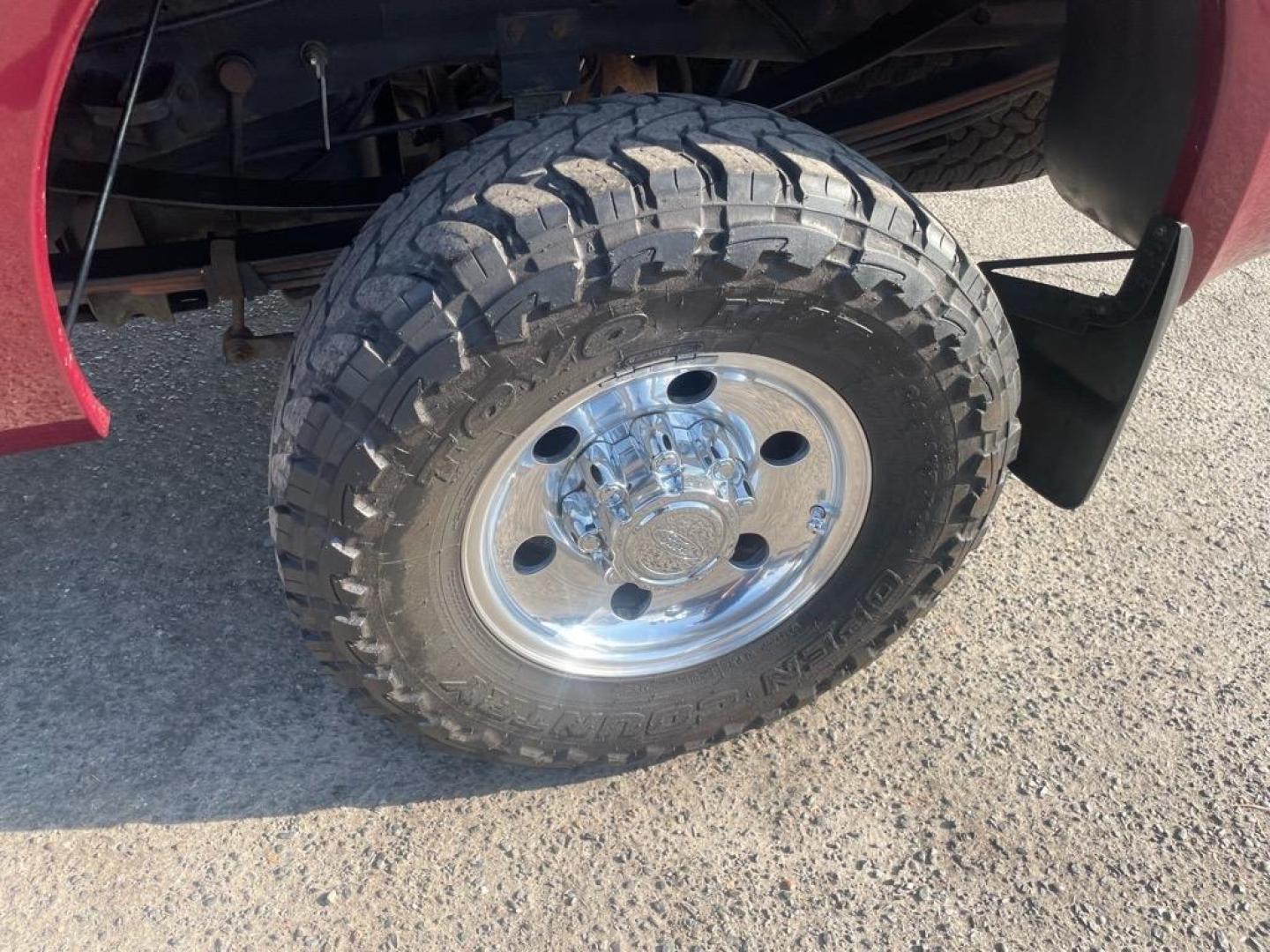 2004 Dark Toreador Red Clearcoat Ford F-350 Super Duty XLT (1FTSW31P44E) with an Power Stroke 6.0L Diesel Turbo V8 325hp 560ft. lbs. Other engine, 5-Speed Automatic transmission, located at 800 Riverside Ave, Roseville, CA, 95678, 916-773-4549 & Toll Free: 866-719-4393, 38.732265, -121.291039 - DIESEL CREW CAB 4X4 XLT LOW MILES ONE OWNER - Photo#7