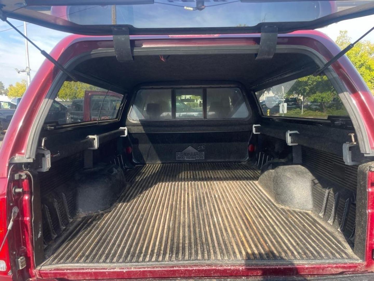 2004 Dark Toreador Red Clearcoat Ford F-350 Super Duty XLT (1FTSW31P44E) with an Power Stroke 6.0L Diesel Turbo V8 325hp 560ft. lbs. Other engine, 5-Speed Automatic transmission, located at 800 Riverside Ave, Roseville, CA, 95678, 916-773-4549 & Toll Free: 866-719-4393, 38.732265, -121.291039 - DIESEL CREW CAB 4X4 XLT LOW MILES ONE OWNER - Photo#10