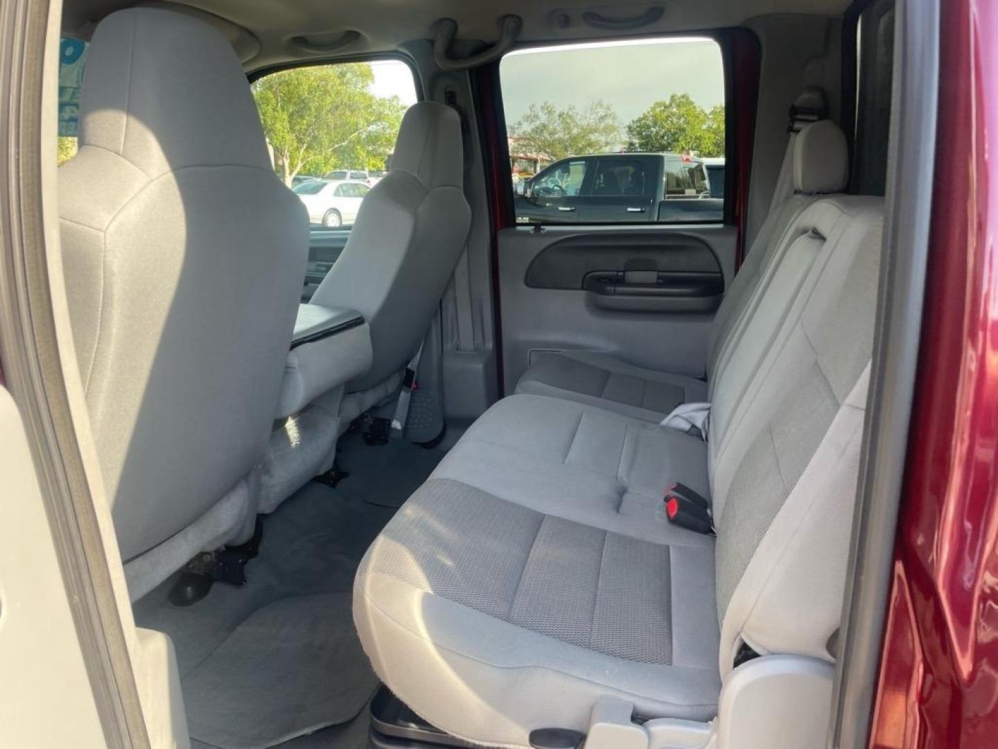 2004 Dark Toreador Red Clearcoat Ford F-350 Super Duty XLT (1FTSW31P44E) with an Power Stroke 6.0L Diesel Turbo V8 325hp 560ft. lbs. Other engine, 5-Speed Automatic transmission, located at 800 Riverside Ave, Roseville, CA, 95678, 916-773-4549 & Toll Free: 866-719-4393, 38.732265, -121.291039 - DIESEL CREW CAB 4X4 XLT LOW MILES ONE OWNER - Photo#13