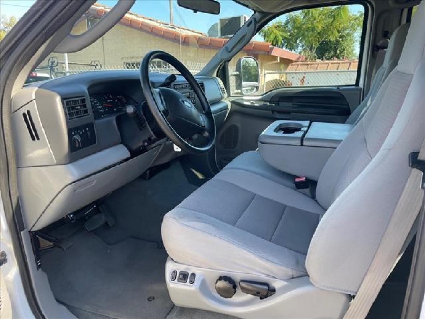 2004 Oxford White Clearcoat Ford F-250 Super Duty XLT (1FTNW21P04E) with an Power Stroke 6.0L Diesel Other engine, 5-Speed Automatic transmission, located at 800 Riverside Ave, Roseville, CA, 95678, 916-773-4549 & Toll Free: 866-719-4393, 38.732265, -121.291039 - DIESEL CREW CAB 4X4 XLT LOW MILES NEW TIRES LIFTED CLEAN CARFAX - Photo#10