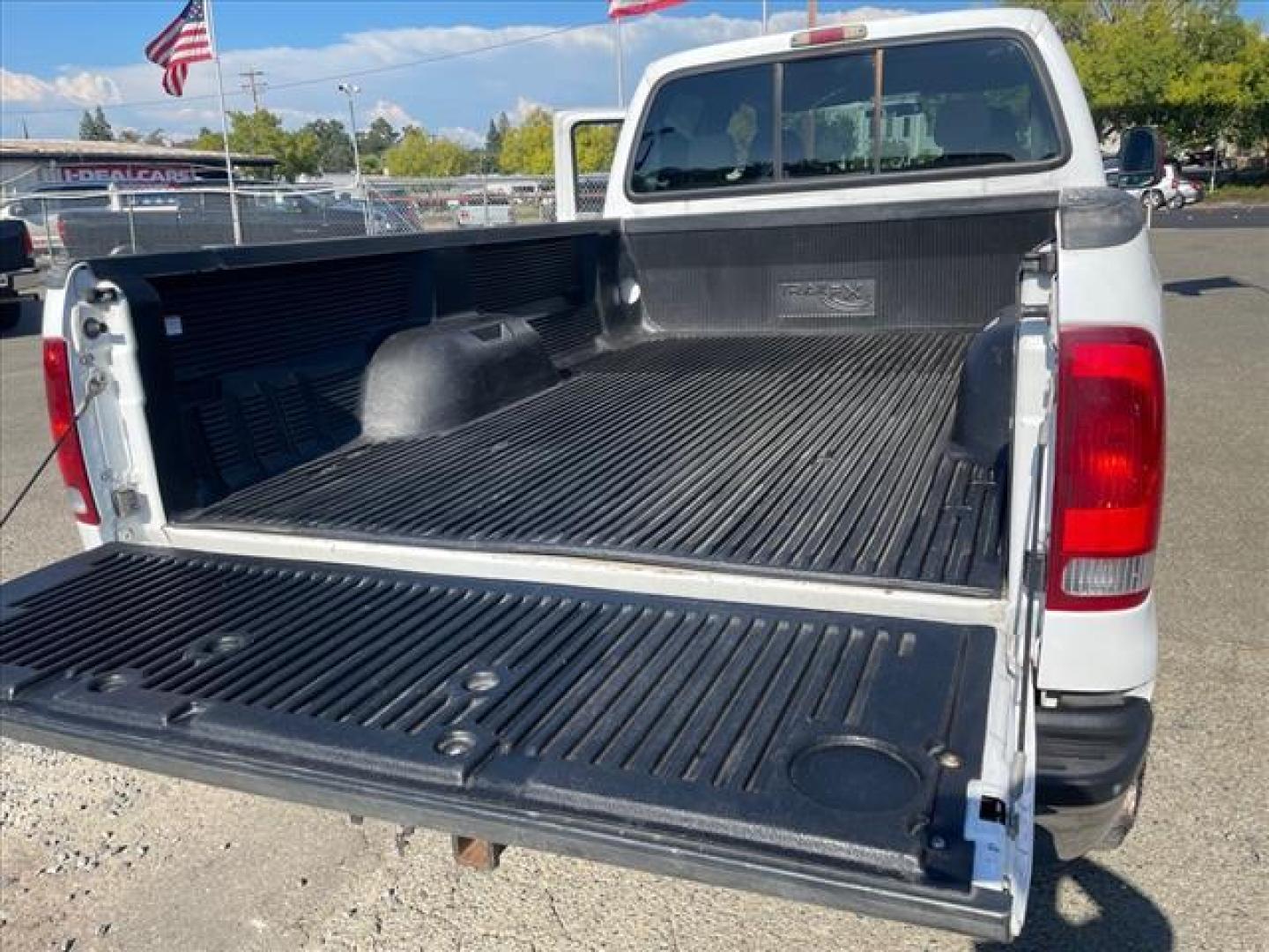 2004 Oxford White Clearcoat Ford F-250 Super Duty XLT (1FTNW21P04E) with an Power Stroke 6.0L Diesel Other engine, 5-Speed Automatic transmission, located at 800 Riverside Ave, Roseville, CA, 95678, 916-773-4549 & Toll Free: 866-719-4393, 38.732265, -121.291039 - DIESEL CREW CAB 4X4 XLT LOW MILES NEW TIRES LIFTED CLEAN CARFAX - Photo#8