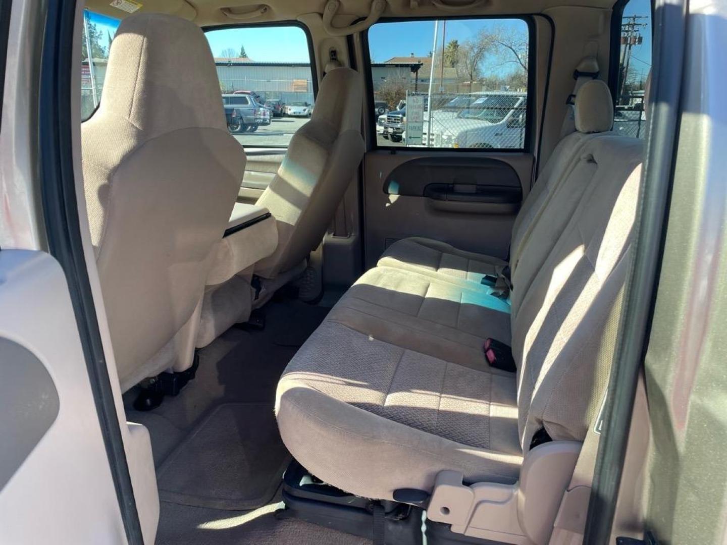 2004 Arizona Beige Clearcoat Metallic Ford F-250 Super Duty XLT (1FTNW21P04E) with an Power Stroke 6.0L Diesel Turbo V8 325hp 560ft. lbs. Other engine, 5-Speed Automatic transmission, located at 800 Riverside Ave, Roseville, CA, 95678, 916-773-4549 & Toll Free: 866-719-4393, 38.732265, -121.291039 - DIESEL CREW CAB 4X4 XLT LOW MILES SERVICE RECORDS - Photo#12