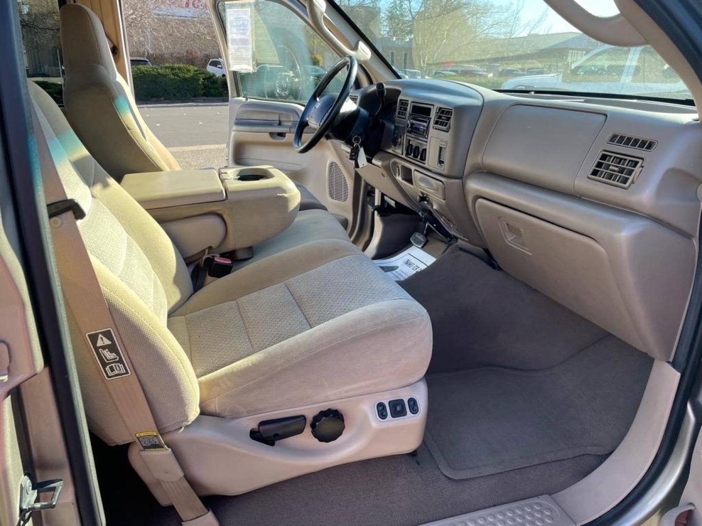 2004 Arizona Beige Clearcoat Metallic Ford F-250 Super Duty XLT (1FTNW21P04E) with an Power Stroke 6.0L Diesel Turbo V8 325hp 560ft. lbs. Other engine, 5-Speed Automatic transmission, located at 800 Riverside Ave, Roseville, CA, 95678, 916-773-4549 & Toll Free: 866-719-4393, 38.732265, -121.291039 - DIESEL CREW CAB 4X4 XLT LOW MILES SERVICE RECORDS - Photo#13