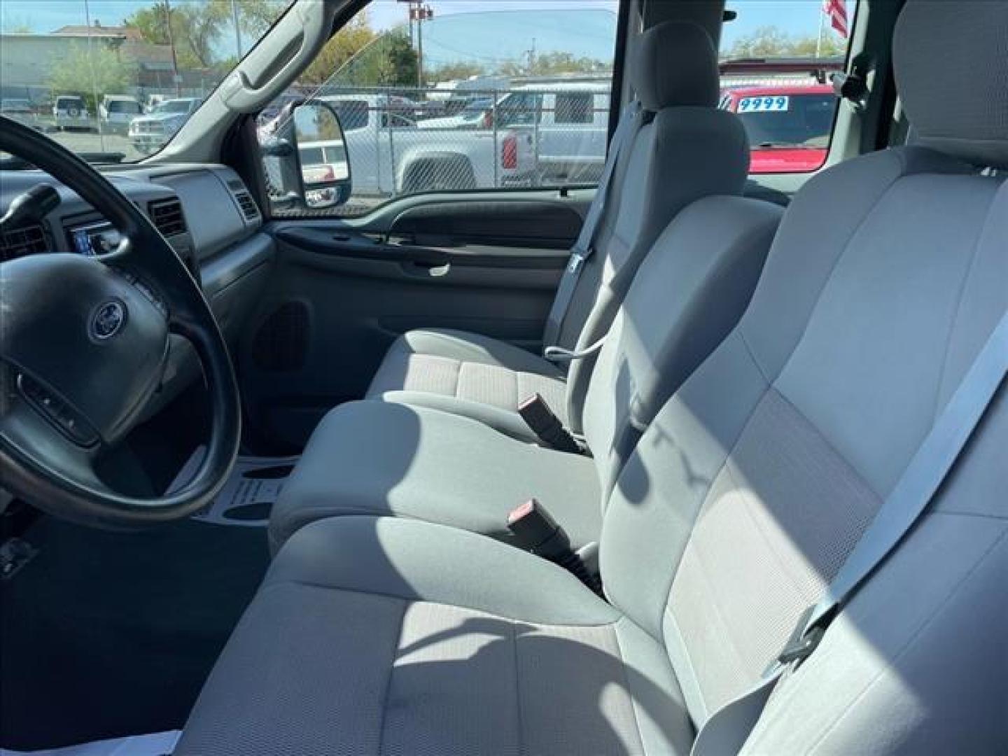 2004 Silver Clearcoat Metallic Ford F-350 Super Duty XLT (1FTSX31P84E) with an Power Stroke 6.0L Diesel Turbo V8 325hp 560ft. lbs. Other engine, 5-Speed Automatic transmission, located at 800 Riverside Ave, Roseville, CA, 95678, 916-773-4549 & Toll Free: 866-719-4393, 38.732265, -121.291039 - DIESEL SUPER CAB 4X4 FX4 XLT 91K MILES SERVICE RECORDS ONE OWNER CLEAN CARFAX - Photo#11