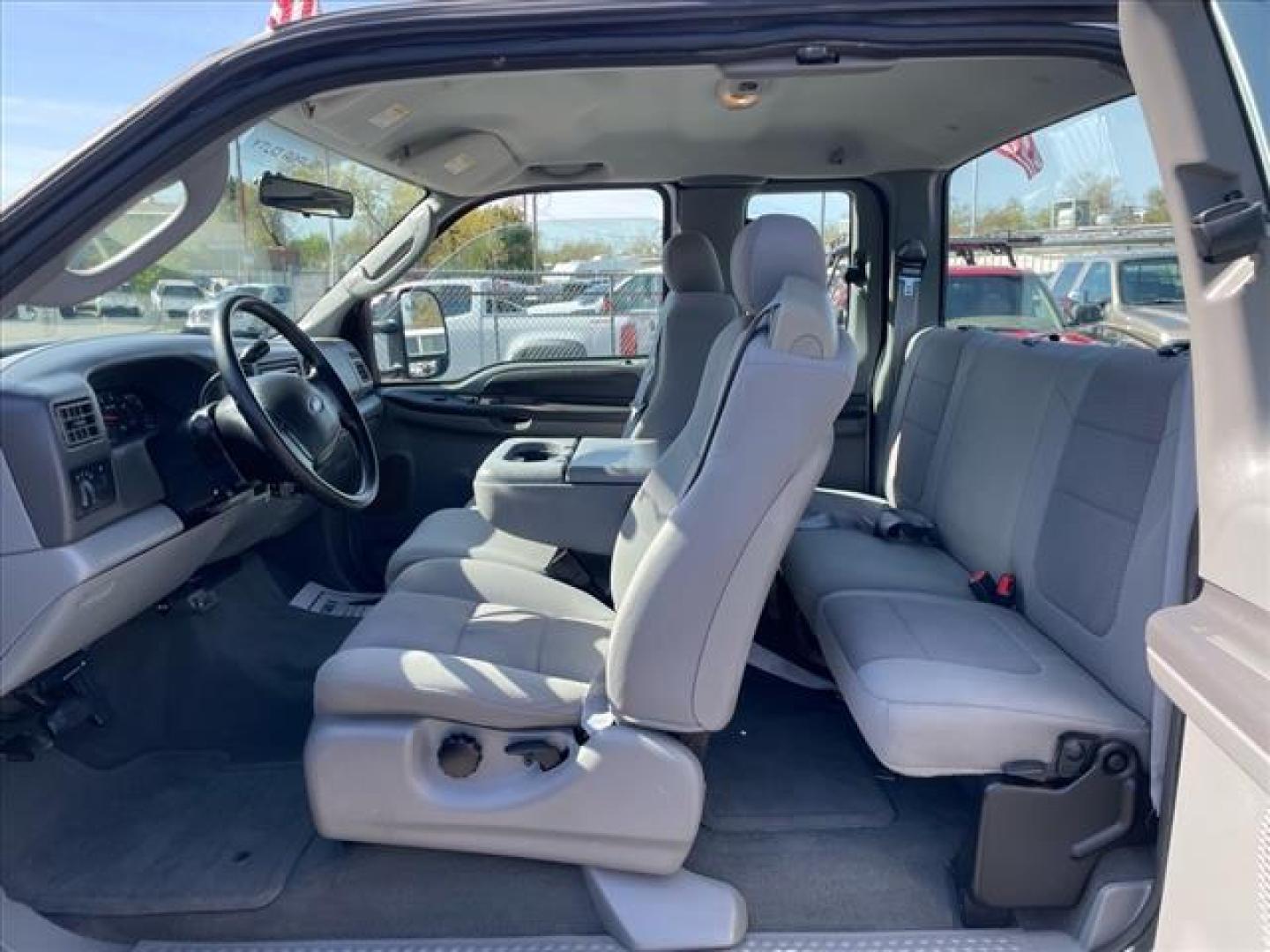 2004 Silver Clearcoat Metallic Ford F-350 Super Duty XLT (1FTSX31P84E) with an Power Stroke 6.0L Diesel Turbo V8 325hp 560ft. lbs. Other engine, 5-Speed Automatic transmission, located at 800 Riverside Ave, Roseville, CA, 95678, 916-773-4549 & Toll Free: 866-719-4393, 38.732265, -121.291039 - DIESEL SUPER CAB 4X4 FX4 XLT 91K MILES SERVICE RECORDS ONE OWNER CLEAN CARFAX - Photo#13