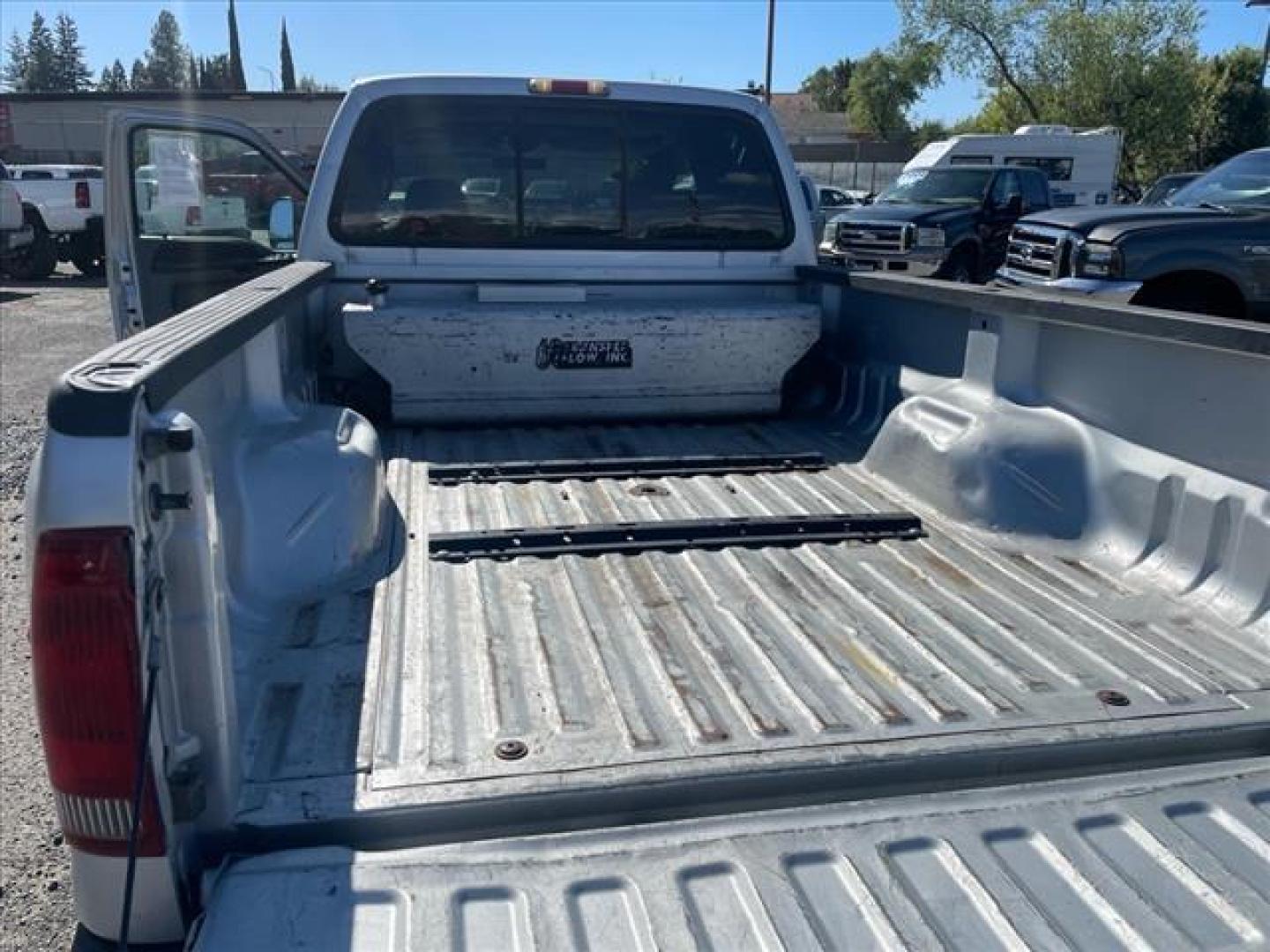 2004 Silver Clearcoat Metallic Ford F-350 Super Duty XLT (1FTWW32P24E) with an Power Stroke 6.0L Diesel Turbo V8 325hp 560ft. lbs. Other engine, 5-Speed Automatic transmission, located at 800 Riverside Ave, Roseville, CA, 95678, 916-773-4549 & Toll Free: 866-719-4393, 38.732265, -121.291039 - DIESEL CREW CAB DUALLY XLT LOW MILES MOON ROOF NEW TIRES NEW HIGH PRESSURE OIL PUMP NEW EGR AND OIL COOLER AUXILIARY FUEL TANK - Photo#9