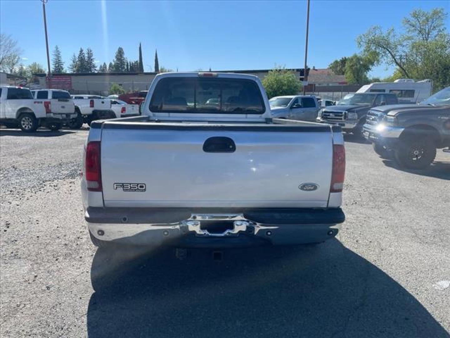 2004 Silver Clearcoat Metallic Ford F-350 Super Duty XLT (1FTWW32P24E) with an Power Stroke 6.0L Diesel Turbo V8 325hp 560ft. lbs. Other engine, 5-Speed Automatic transmission, located at 800 Riverside Ave, Roseville, CA, 95678, 916-773-4549 & Toll Free: 866-719-4393, 38.732265, -121.291039 - DIESEL CREW CAB DUALLY XLT LOW MILES MOON ROOF NEW TIRES NEW HIGH PRESSURE OIL PUMP NEW EGR AND OIL COOLER AUXILIARY FUEL TANK - Photo#8