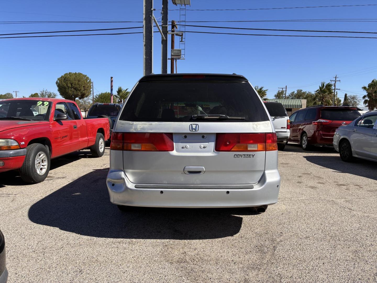 2004 Honda Odyssey EX w/ Leather and DVD (5FNRL18054B) with an 3.5L V6 SOHC 24V engine, 5-Speed Automatic Overdrive transmission, located at 44356 Date Ave., Lancaster, CA, 93534, (661) 945-6555, 34.688919, -118.139374- Photo#2