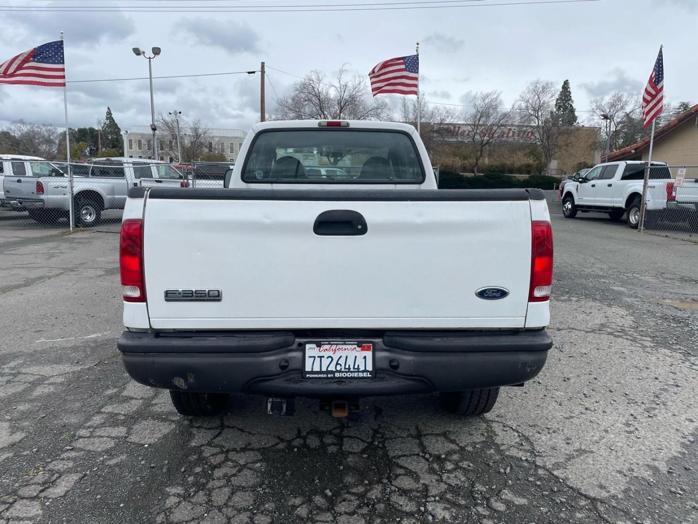 2005 Oxford White Clearcoat Ford F-350 Super Duty XL (1FTWX31PX5E) with an 6.0L Power Stroke 6.0L Diesel Turbo V8 325hp 560ft. lbs. Direct Injection engine, 6-Speed Manual transmission, located at 800 Riverside Ave, Roseville, CA, 95678, 916-773-4549 & Toll Free: 866-719-4393, 38.732265, -121.291039 - DIESEL SUPER CAB 4X4 6 SPEED MANUAL TRANSMISSION LOW MILES ONE OWNER SERVICE RECORDS ON CLEAN CARFAX- Photo#7