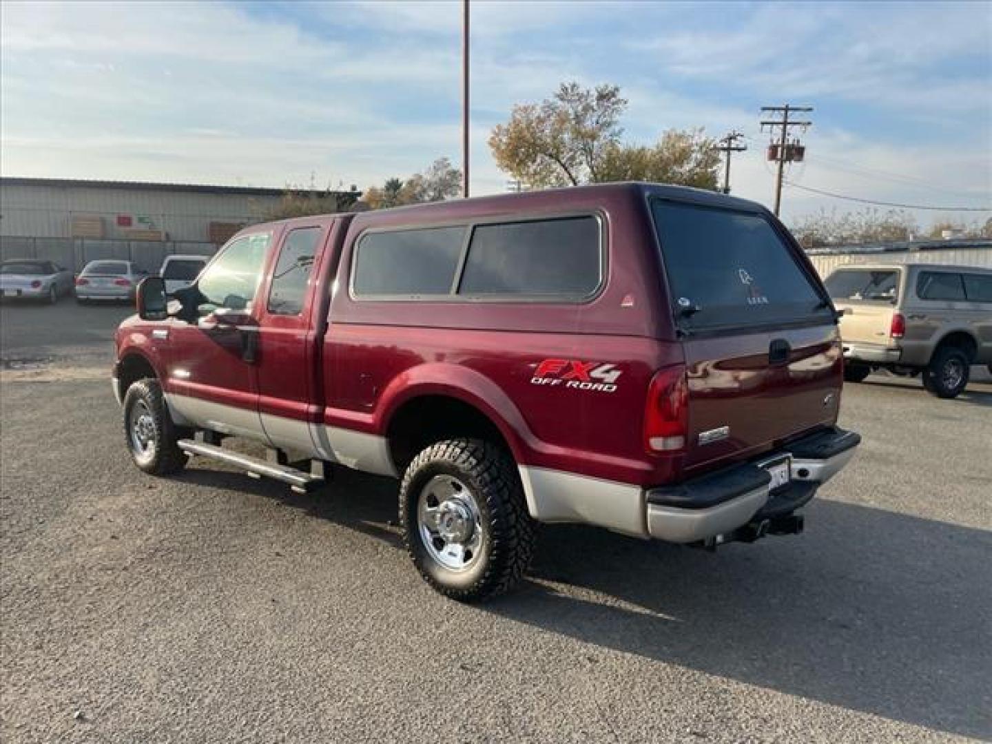 2005 Dark Toreador Red Clearcoat Ford F-250 Super Duty XLT (1FTSX21P85E) with an 6.0L Power Stroke 6.0L Diesel Turbo V8 325hp 560ft. lbs. Direct Injection engine, 5-Speed Automatic transmission, located at 800 Riverside Ave, Roseville, CA, 95678, 916-773-4549 & Toll Free: 866-719-4393, 38.732265, -121.291039 - DIESEL SUPER CAB 4X4 FX4 XLT HEADSTUDS NEW TIRES - Photo#1
