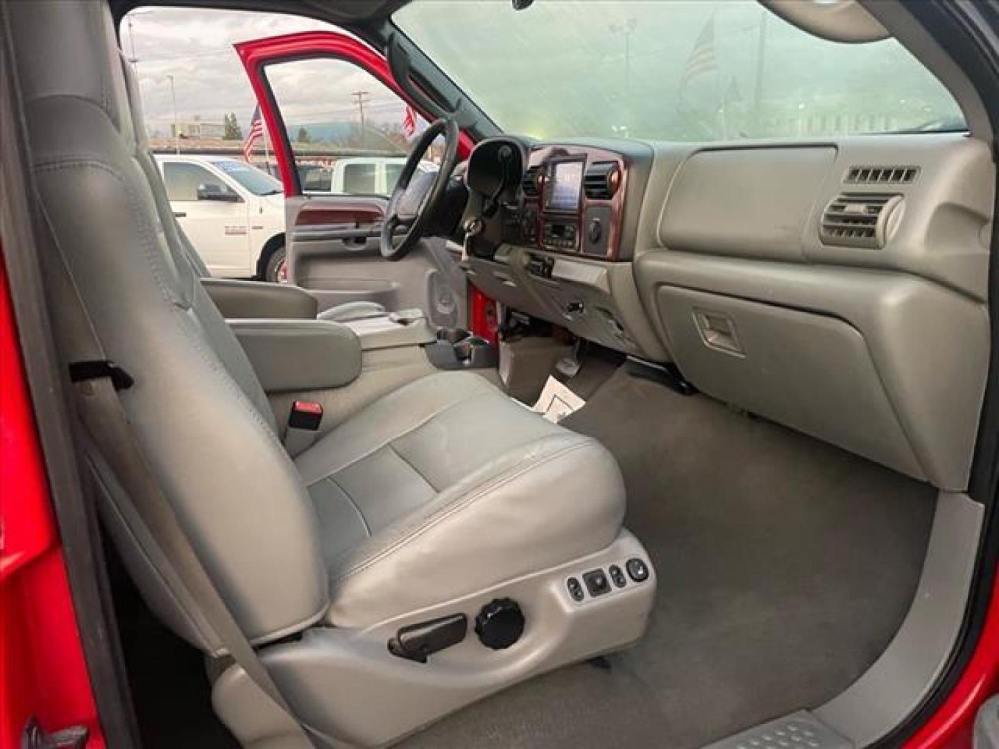 2005 Red Clearcoat Ford F-250 Super Duty Lariat (1FTSW21P05E) with an 6.0L Power Stroke 6.0L Diesel Turbo V8 325hp 560ft. lbs. Direct Injection engine, 5-Speed Automatic transmission, located at 800 Riverside Ave, Roseville, CA, 95678, 916-773-4549 & Toll Free: 866-719-4393, 38.732265, -121.291039 - DIESEL CREW CAB 4X4 BULLET PROOF EGR COOLER HEADSTUDS NEW TIRES LIFTED - Photo#13