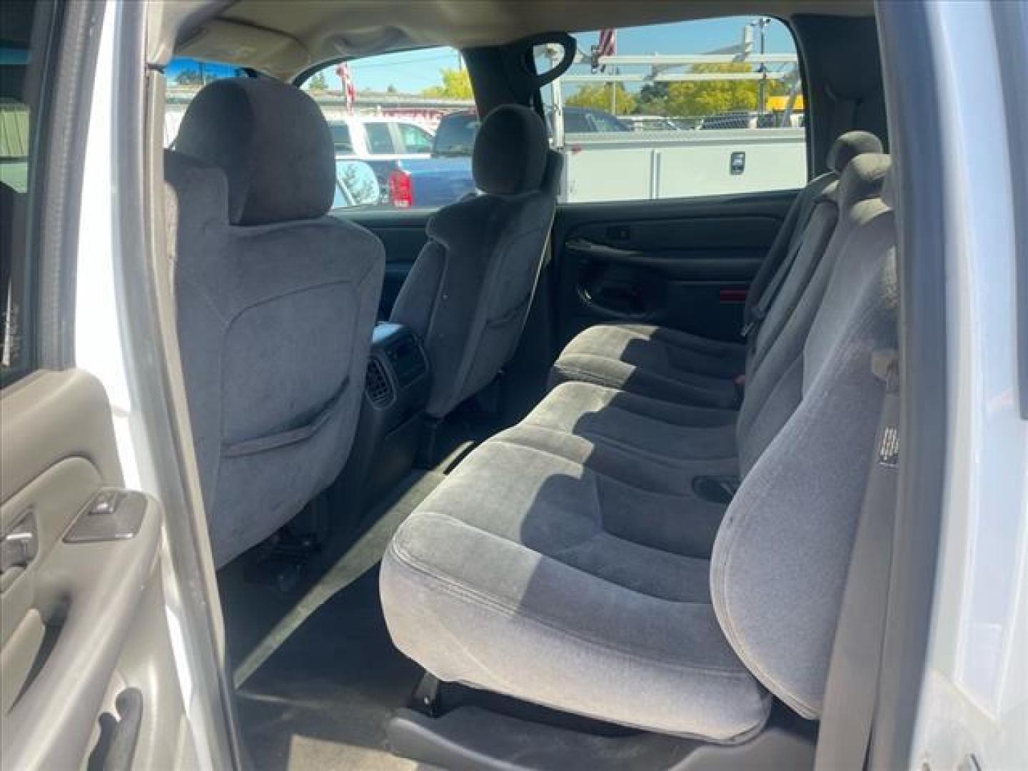 2005 Summit White GMC Sierra 2500HD SLE (1GTHK23285F) with an 6.6L Duramax 6.6L Diesel Turbo V8 300hp 520ft. lbs. Direct Injection engine, 5-Speed Automatic transmission, located at 800 Riverside Ave, Roseville, CA, 95678, 916-773-4549 & Toll Free: 866-719-4393, 38.732265, -121.291039 - DURAMAX DIESEL CREW CAB 4X4 SLE SERVICE RECORDS ON CLEAN CARFAX - Photo#14