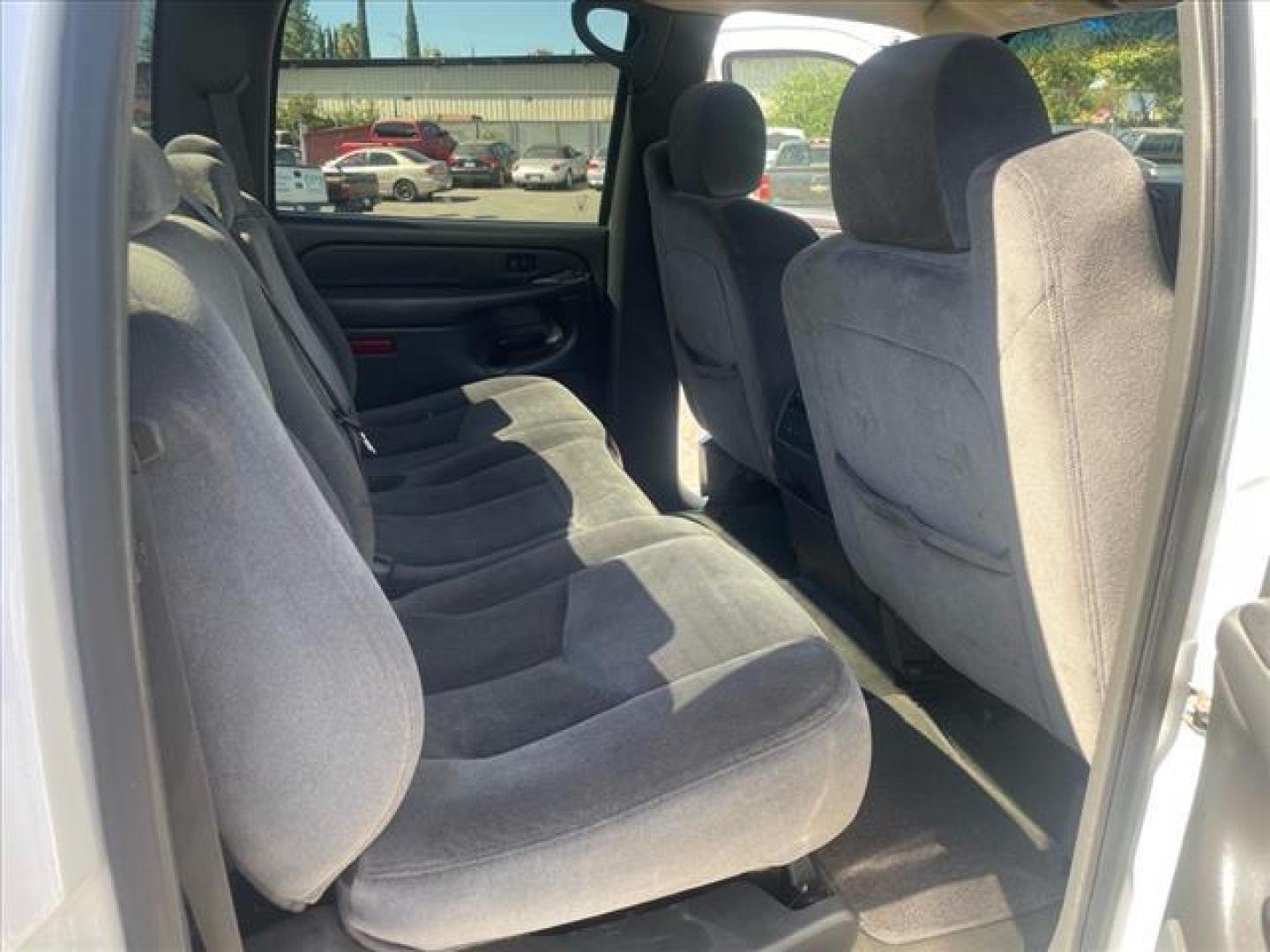 2005 Summit White GMC Sierra 2500HD SLE (1GTHK23285F) with an 6.6L Duramax 6.6L Diesel Turbo V8 300hp 520ft. lbs. Direct Injection engine, 5-Speed Automatic transmission, located at 800 Riverside Ave, Roseville, CA, 95678, 916-773-4549 & Toll Free: 866-719-4393, 38.732265, -121.291039 - DURAMAX DIESEL CREW CAB 4X4 SLE SERVICE RECORDS ON CLEAN CARFAX - Photo#16