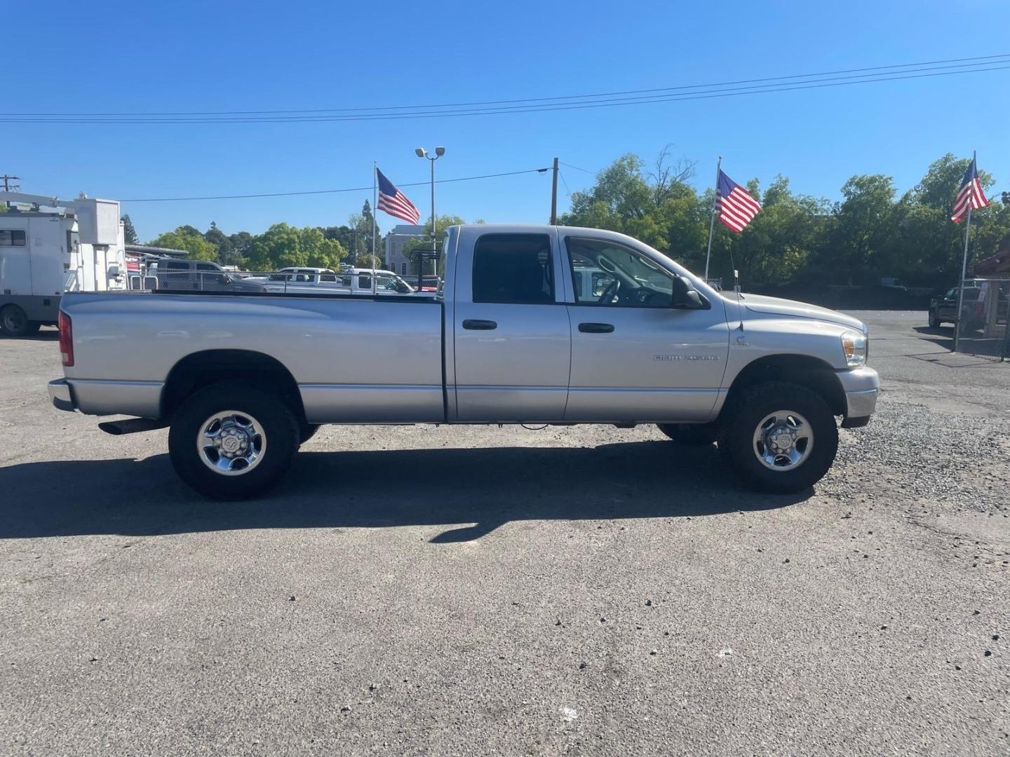 2006 Bright Silver Metallic Clearcoat Dodge Ram 2500 SLT (3D7KS28C56G) with an 5.9L 5.9L Turbocharged Diesel I6 OHV 24V FI Engine Direct Injection engine, 4-Speed Automatic transmission, located at 800 Riverside Ave, Roseville, CA, 95678, 916-773-4549 & Toll Free: 866-719-4393, 38.732265, -121.291039 - 5.9 CUMMINS DIESEL QUAD CAB 4X4 SLT LOW MILES- Photo#5