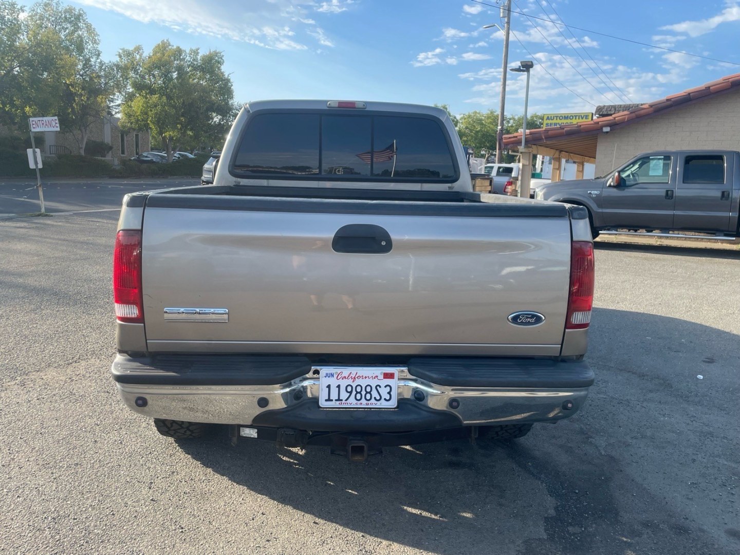 2006 Arizona Beige Clearcoat Metallic Ford F-250 Super Duty Lariat (1FTSW21P76E) with an 6.0L Power Stroke 6.0L Diesel Turbo V8 325hp 560ft. lbs. Direct Injection engine, 5-Speed Automatic transmission, located at 800 Riverside Ave, Roseville, CA, 95678, 916-773-4549 & Toll Free: 866-719-4393, 38.732265, -121.291039 - DIESEL CREW CAB 4X4 LARIAT MOON ROOF- Photo#3