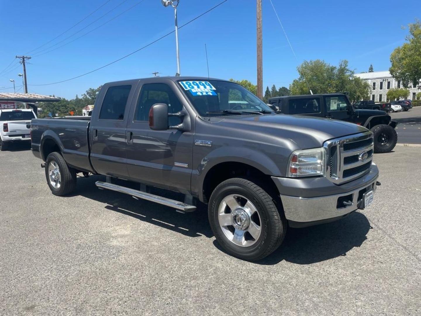 2006 Dark Shadow Grey Clearcoat Metallic Ford F-350 Super Duty Lariat (1FTWW31P26E) with an 6.0L Power Stroke 6.0L Diesel Turbo V8 325hp 560ft. lbs. Direct Injection engine, 5-Speed Automatic transmission, located at 800 Riverside Ave, Roseville, CA, 95678, 916-773-4549 & Toll Free: 866-719-4393, 38.732265, -121.291039 - DIESEL CREW CAB 4X4 LARIAT HEADSTUDS MOON ROOF - Photo#6
