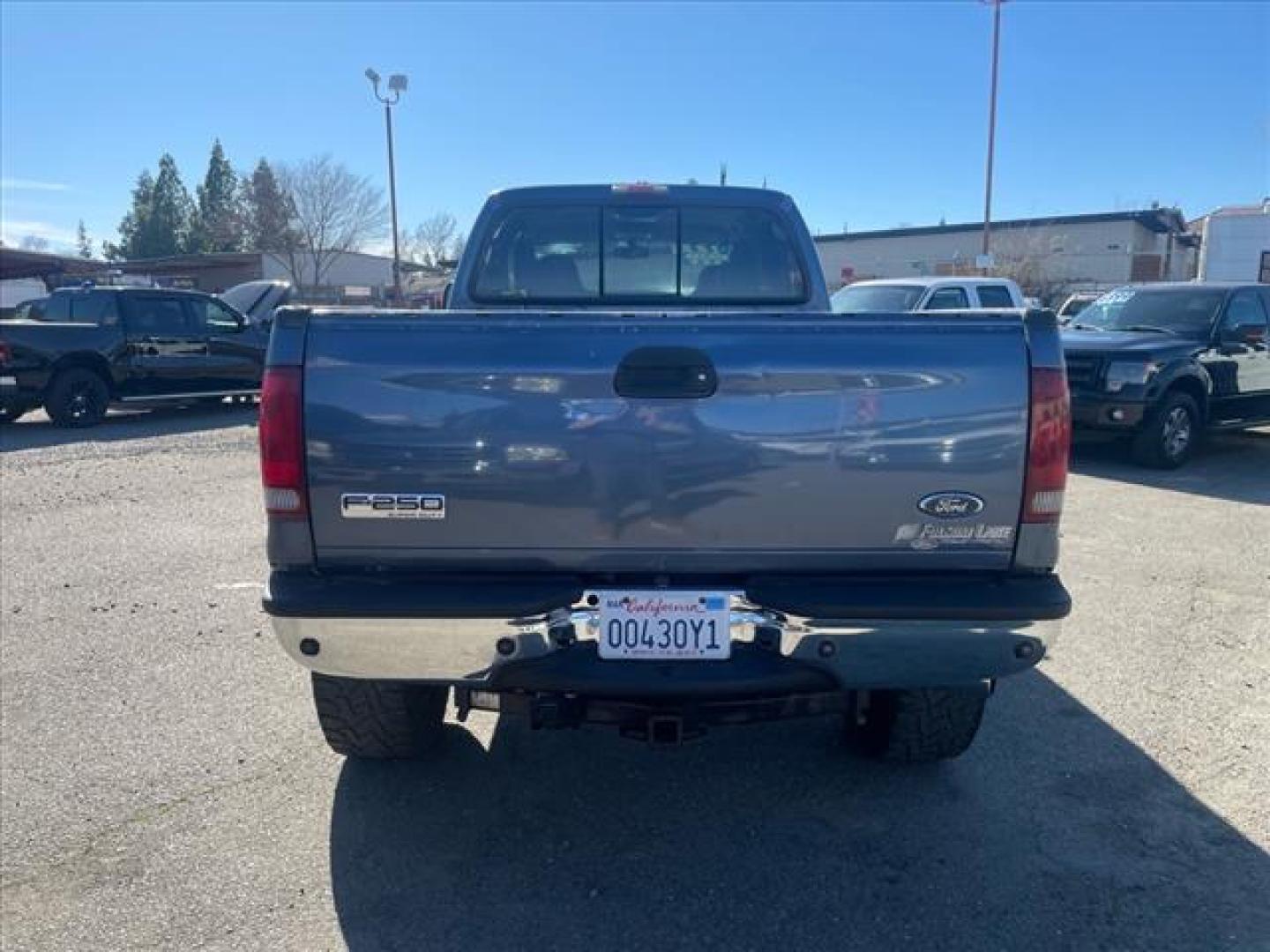 2006 Medium Wedgewood Blue Clearcoat Ford F-250 Super Duty Lariat (1FTSW21P36E) with an 6.0L Power Stroke 6.0L Diesel Turbo V8 325hp 560ft. lbs. Direct Injection engine, 5-Speed Automatic transmission, located at 800 Riverside Ave, Roseville, CA, 95678, 916-773-4549 & Toll Free: 866-719-4393, 38.732265, -121.291039 - DIESEL CREW CAB 4X4 FX4 LARIAT LIFTED SERVICE RECORDS ON CLEAN CARFAX - Photo#8