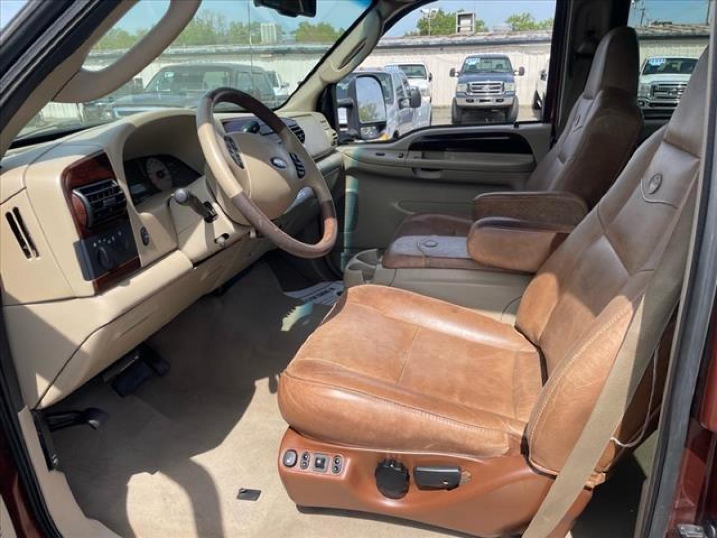 2006 Dark Toreador Red Clearcoat/Arizona Beige Clearcoa Ford F-350 Super Duty King Ranch (1FTWW31P26E) with an 0.0 8 Cylinder Direct Injection engine, 5-Speed Automatic transmission, located at 800 Riverside Ave, Roseville, CA, 95678, 916-773-4549 & Toll Free: 866-719-4393, 38.732265, -121.291039 - DIESEL CREW CAB 4X4 KING RANCH CLEAN CARFAX - Photo#12