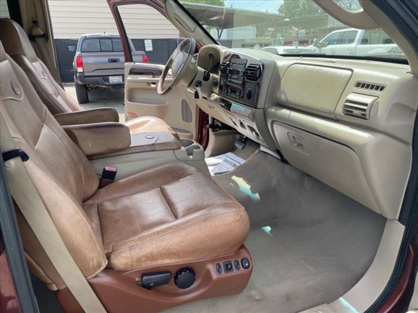 2006 Dark Toreador Red Clearcoat/Arizona Beige Clearcoa Ford F-350 Super Duty King Ranch (1FTWW31P26E) with an 0.0 8 Cylinder Direct Injection engine, 5-Speed Automatic transmission, located at 800 Riverside Ave, Roseville, CA, 95678, 916-773-4549 & Toll Free: 866-719-4393, 38.732265, -121.291039 - DIESEL CREW CAB 4X4 KING RANCH CLEAN CARFAX - Photo#14