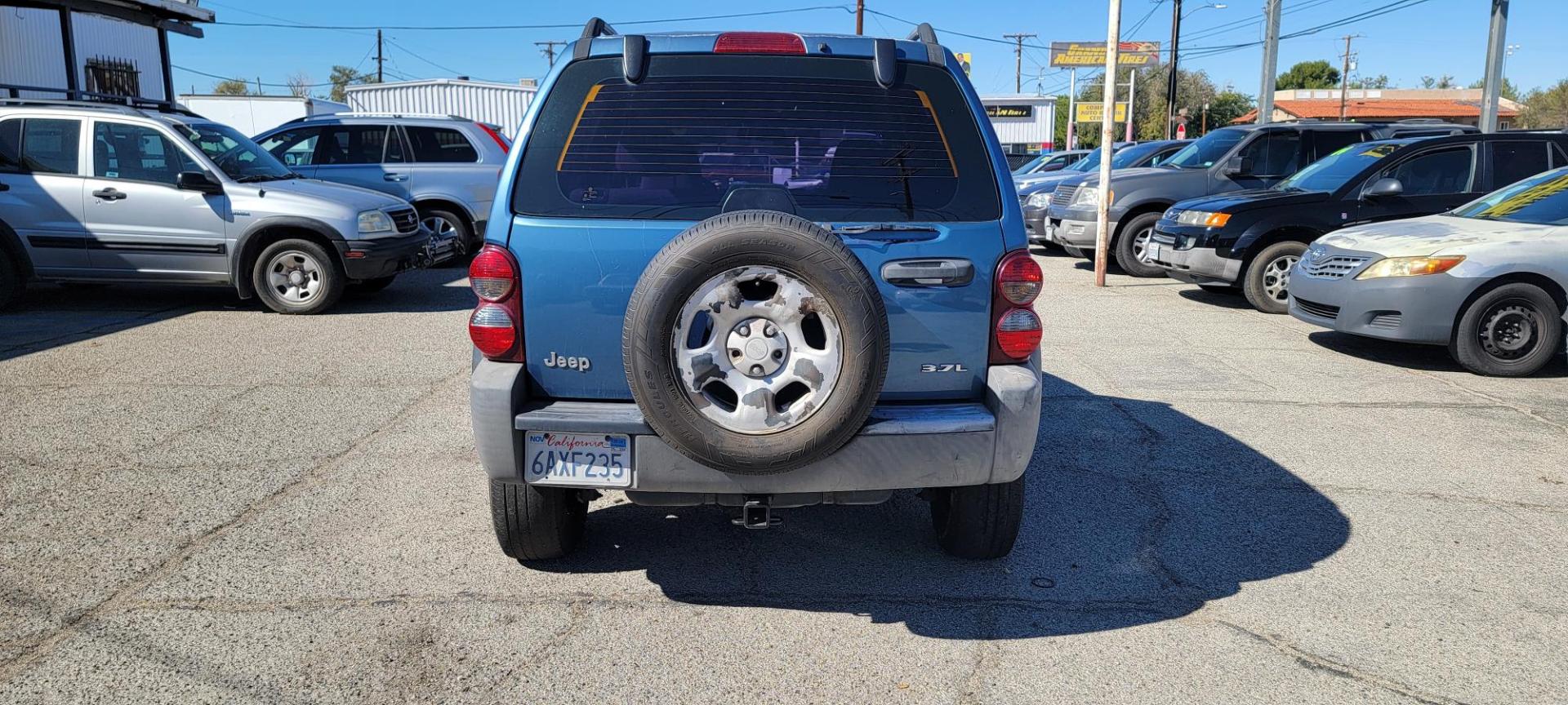 2006 Jeep Liberty Sport 2WD (1J4GK48K76W) with an 3.7L V6 SOHC 12V engine, AUTO transmission, located at 44356 Date Ave., Lancaster, CA, 93534, (661) 945-6555, 34.688919, -118.139374- Photo#3