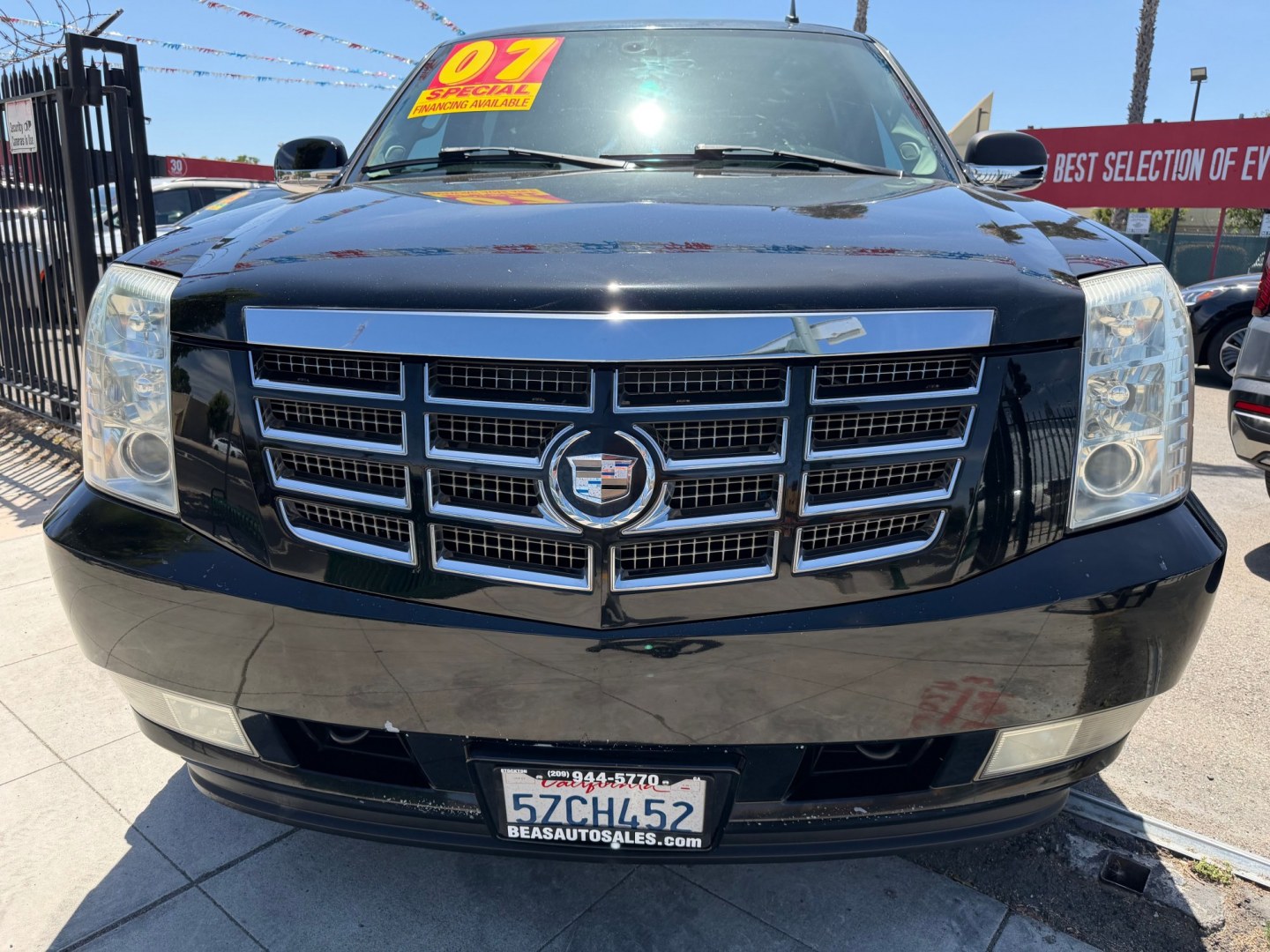 2007 Cadillac Escalade AWD (1GYFK63837R) with an 6.2L V8 OHV 16V engine, 6-Speed Automatic Overdrive transmission, located at 744 E Miner Ave, Stockton, CA, 95202, (209) 944-5770, 37.956863, -121.282082- Photo#2