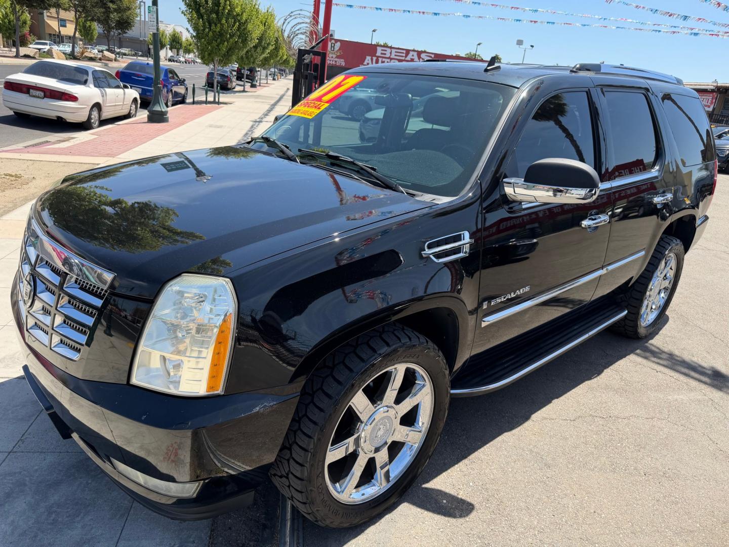 2007 Cadillac Escalade AWD (1GYFK63837R) with an 6.2L V8 OHV 16V engine, 6-Speed Automatic Overdrive transmission, located at 744 E Miner Ave, Stockton, CA, 95202, (209) 944-5770, 37.956863, -121.282082- Photo#4