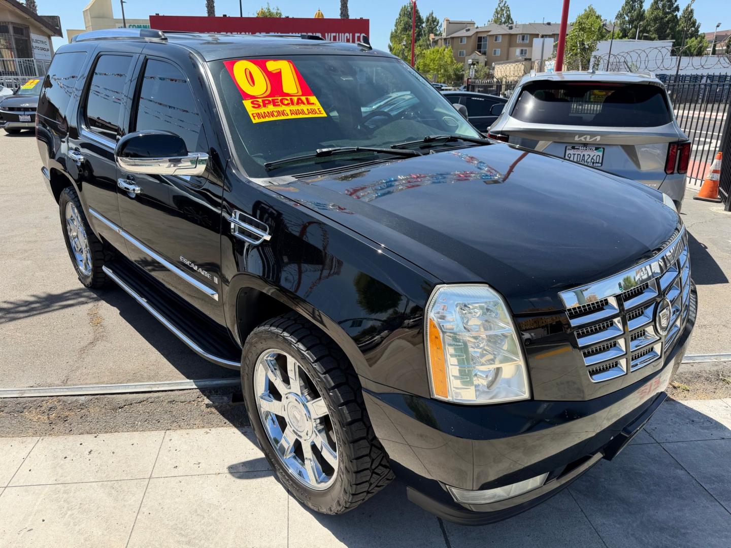 2007 Cadillac Escalade AWD (1GYFK63837R) with an 6.2L V8 OHV 16V engine, 6-Speed Automatic Overdrive transmission, located at 744 E Miner Ave, Stockton, CA, 95202, (209) 944-5770, 37.956863, -121.282082- Photo#0