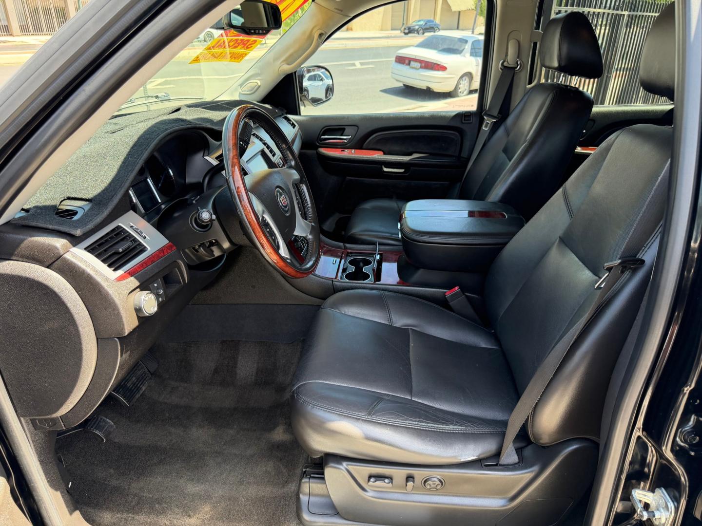 2007 Cadillac Escalade AWD (1GYFK63837R) with an 6.2L V8 OHV 16V engine, 6-Speed Automatic Overdrive transmission, located at 744 E Miner Ave, Stockton, CA, 95202, (209) 944-5770, 37.956863, -121.282082- Photo#9