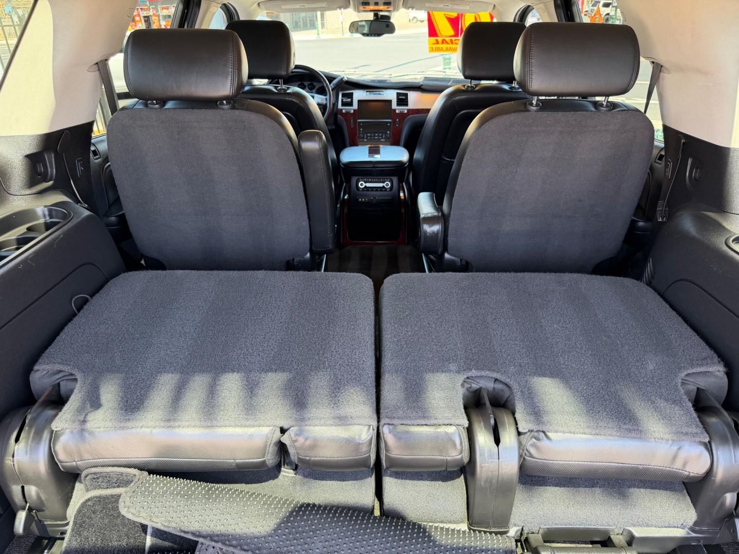 2007 Cadillac Escalade AWD (1GYFK63837R) with an 6.2L V8 OHV 16V engine, 6-Speed Automatic Overdrive transmission, located at 744 E Miner Ave, Stockton, CA, 95202, (209) 944-5770, 37.956863, -121.282082- Photo#11