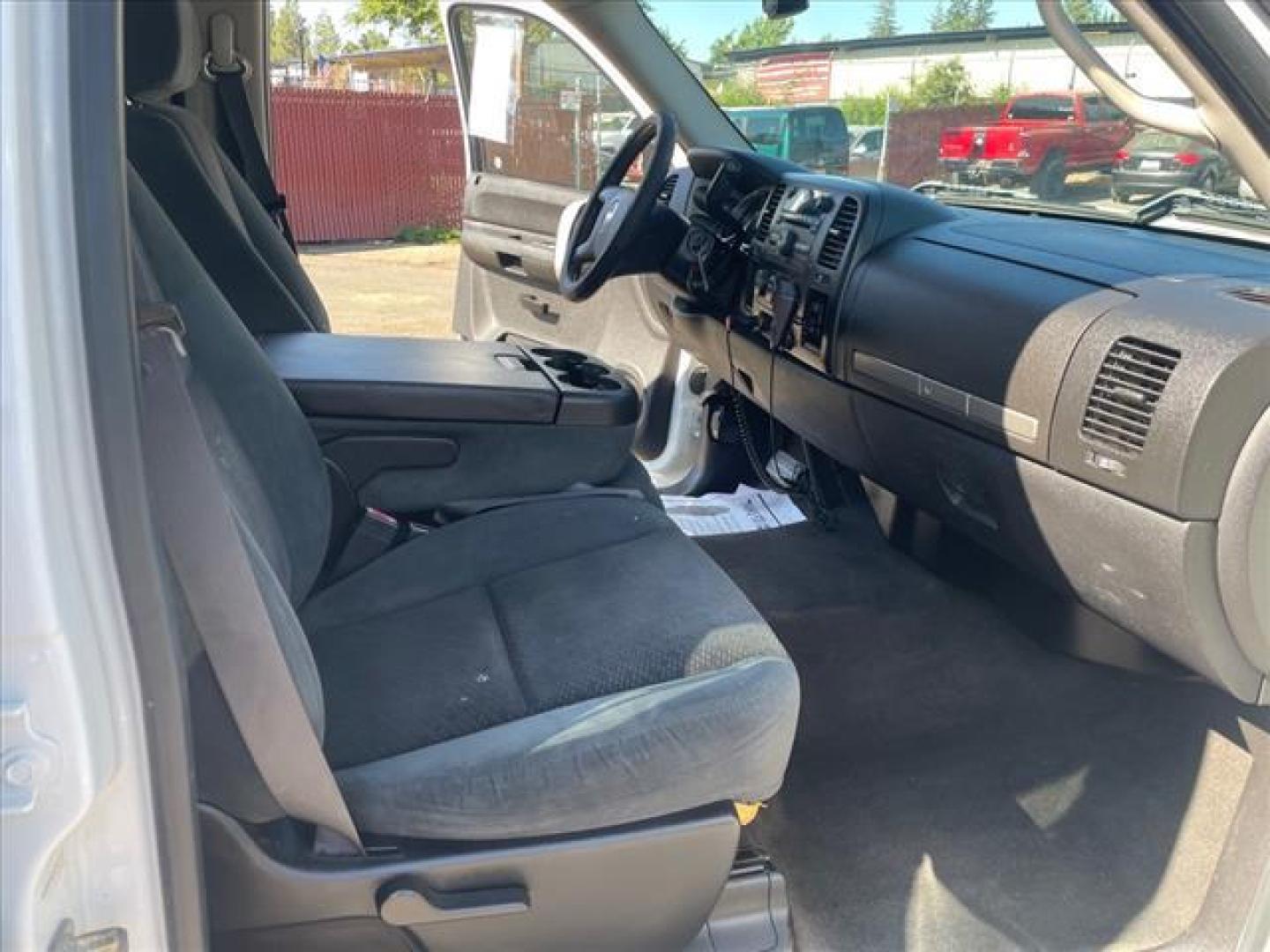 2007 Summit White Chevrolet Silverado 2500HD LT1 (1GCHC23617F) with an 6.6L Duramax 6.6L V8 Turbo 365hp 660ft. lbs. Direct Injection engine, Allison 1000 6-Speed Shiftable Automatic transmission, located at 800 Riverside Ave, Roseville, CA, 95678, 916-773-4549 & Toll Free: 866-719-4393, 38.732265, -121.291039 - DURAMAX DIESEL CREW CAB LT ALLISON TRANSMISSION SERVICE RECORDS ON CLEAN CARFAX - Photo#13
